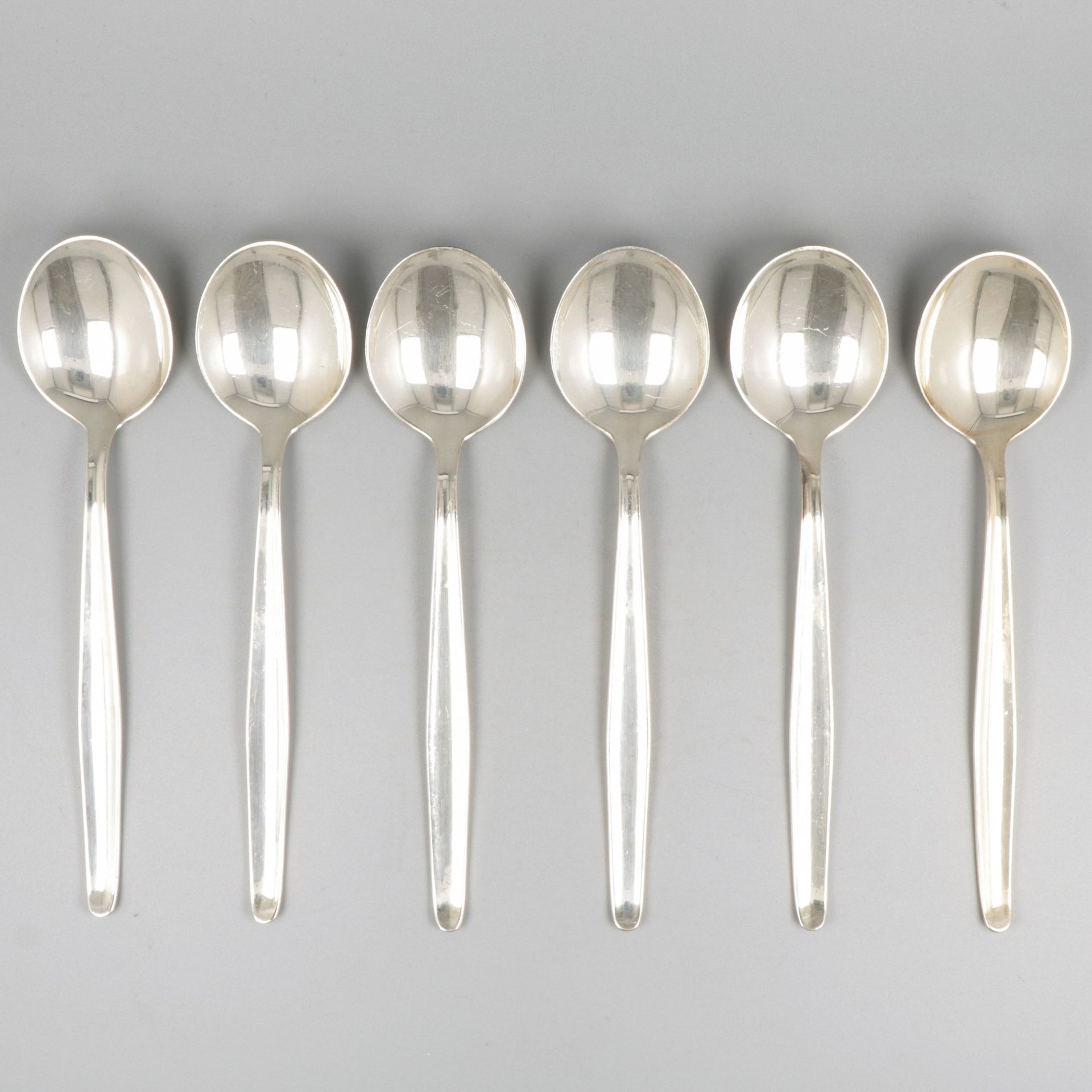 6-piece set dinner spoons ''model Jeunesse'' silver. Conçu par Gustav Beran. Mod&hellip;