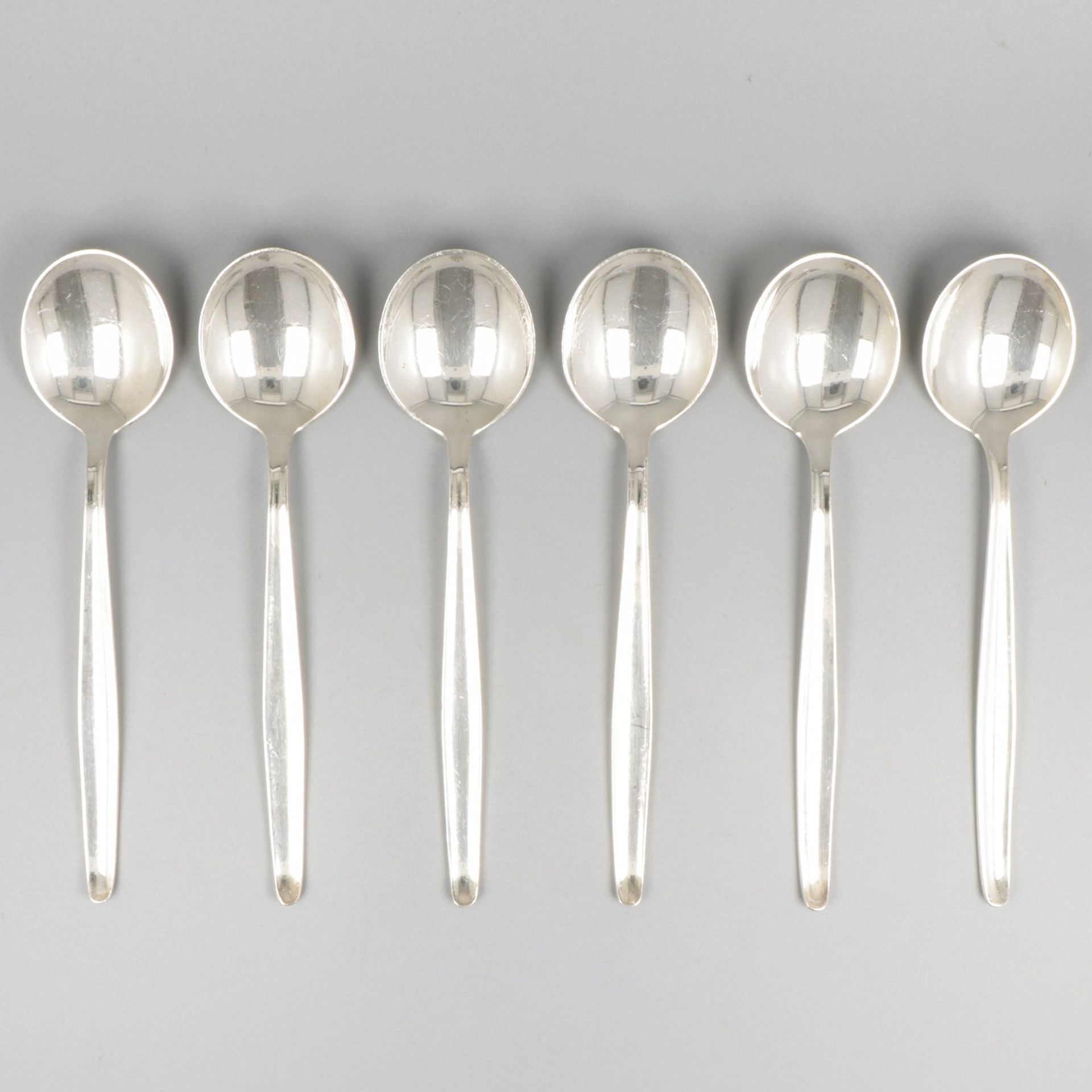 6-piece set of breakfast spoons ''model Jeunesse'' silver. 由古斯塔夫-贝兰设计。P17模型Jeune&hellip;