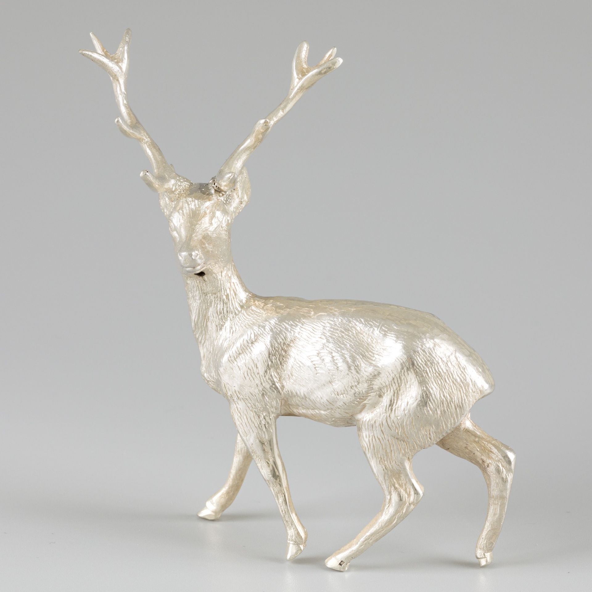 Miniature deer / buck silver. Avec de nombreux détails dont de grands bois de ce&hellip;