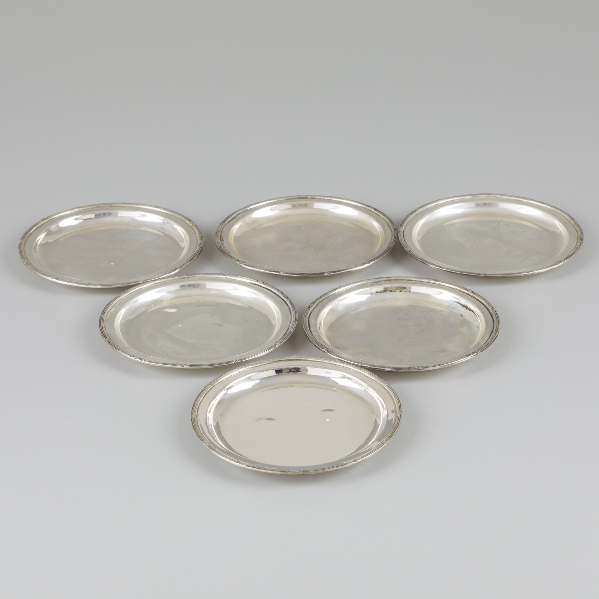 6-piece set of coasters silver. Schlankes Design mit Band- und Schleifenverzieru&hellip;