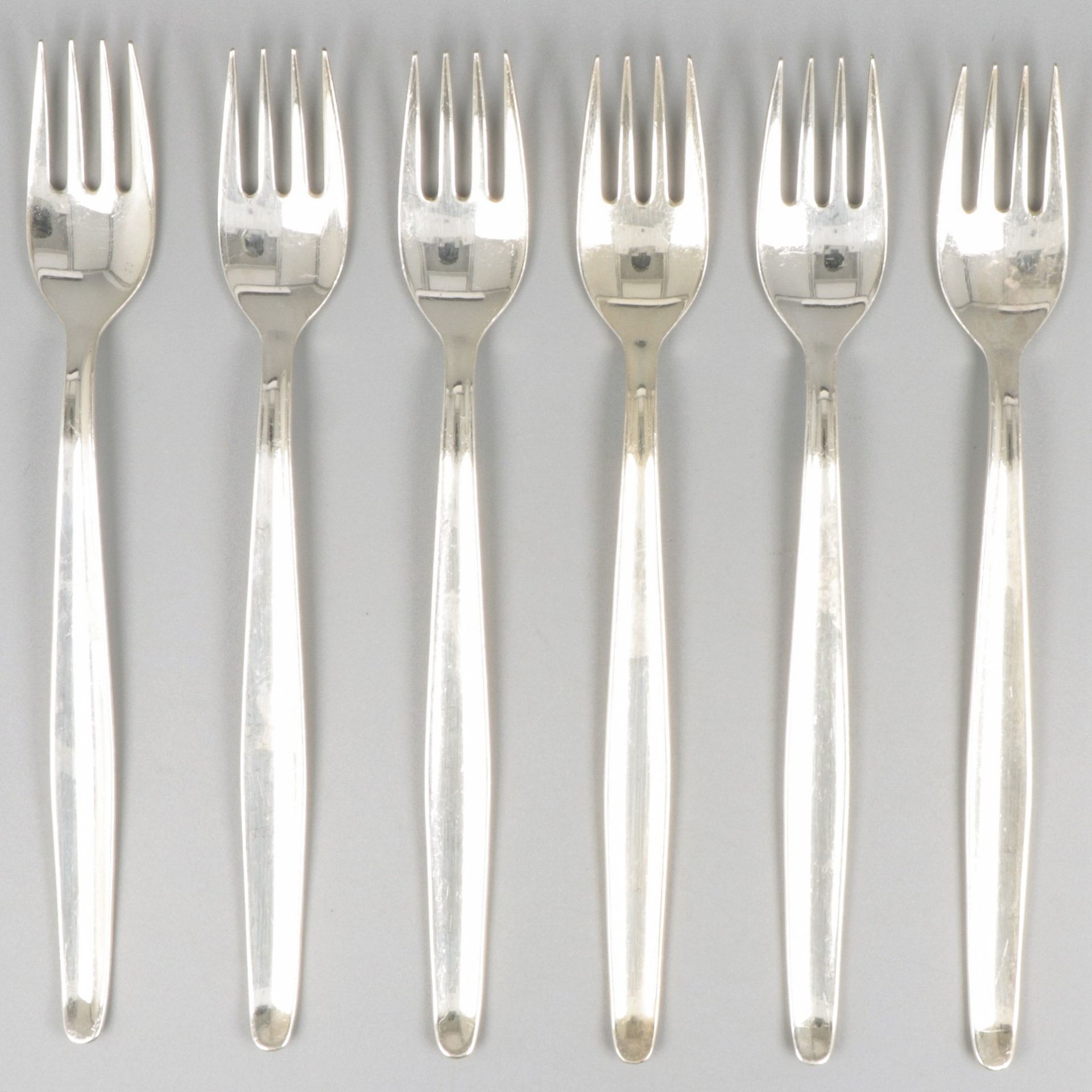 6-piece set dinner forks ''model Jeunesse'' silver. Entworfen von Gustav Beran. &hellip;
