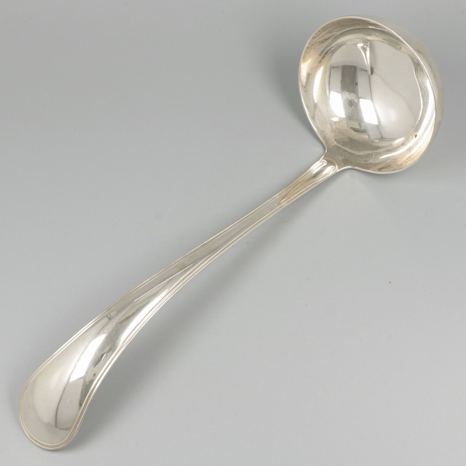 Soup ladle silver. "Hollands Rondfilet "或荷兰圆形锉刀。荷兰，Voorschoten，J.M. Van Kempen，1&hellip;