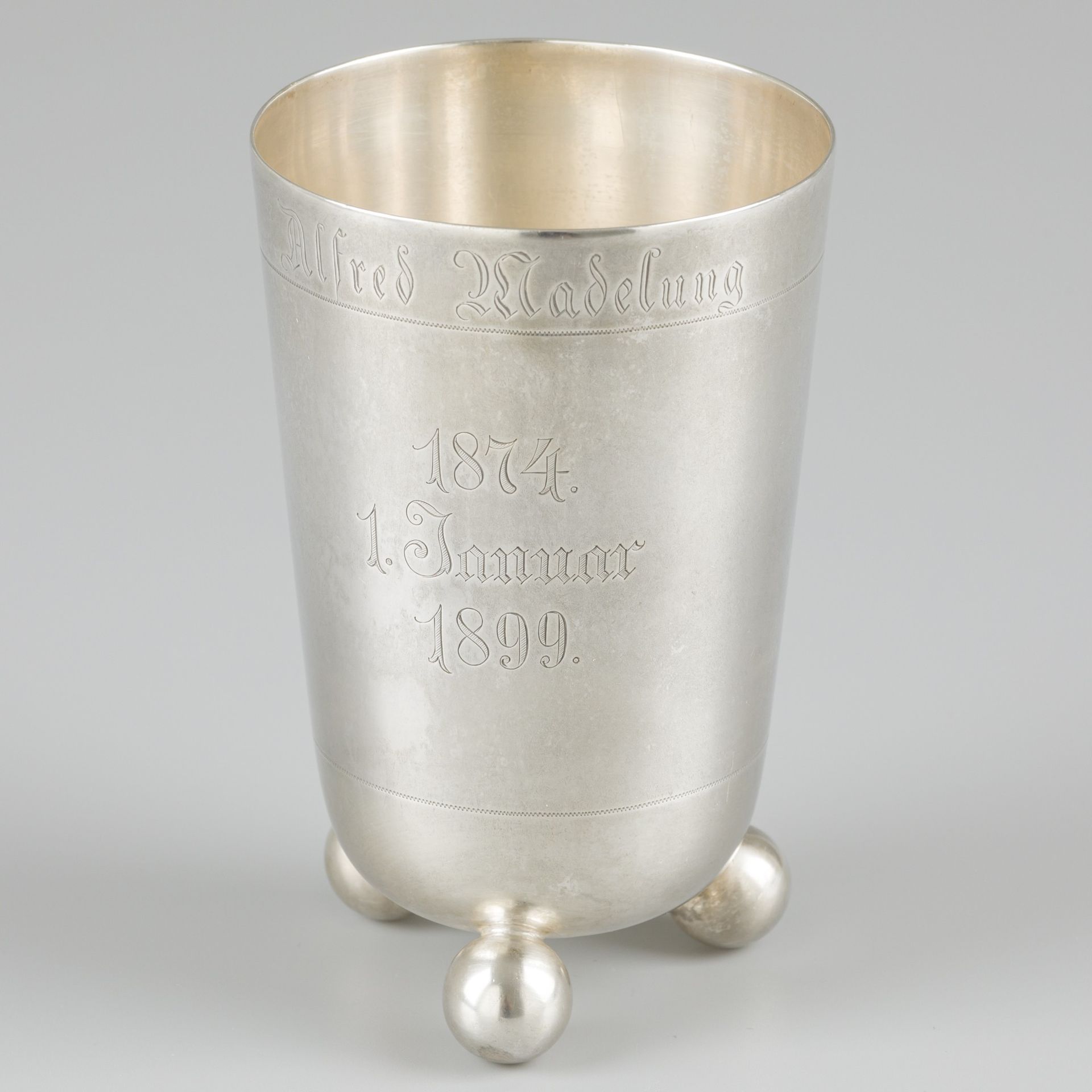 Commemorative cup Alfred Madelung & Söhne silver. Beau grand modèle en forme de &hellip;
