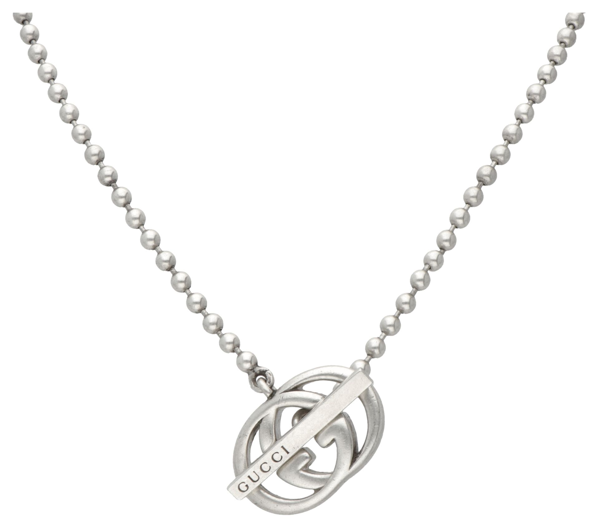 Sterling silver Gucci 'Interlocking G boule chain' necklace. Poinçons : ® Gucci,&hellip;