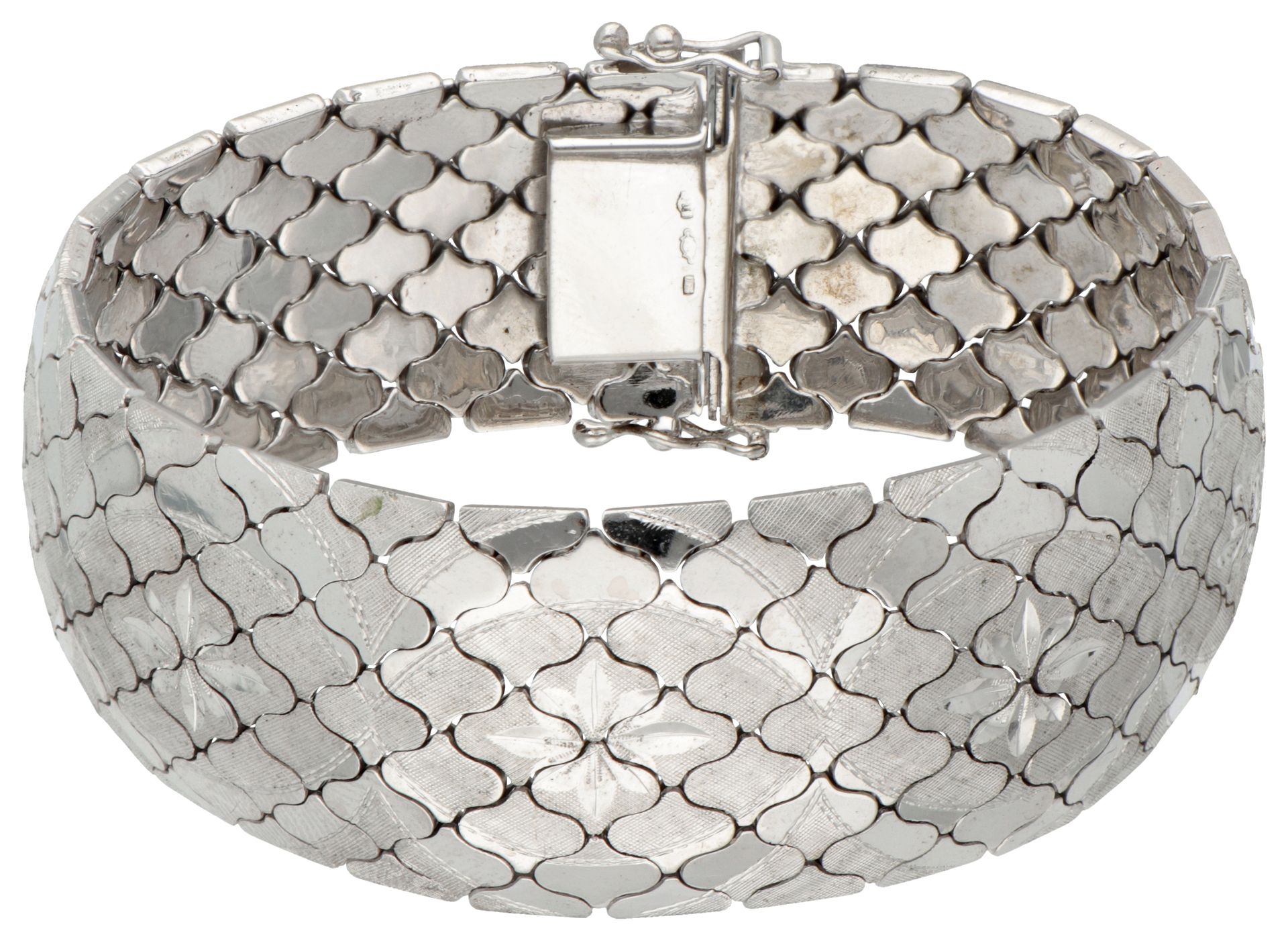 Vintage 835 silver decorated bracelet. Poinçons : 835, ZII, marque d'importation&hellip;