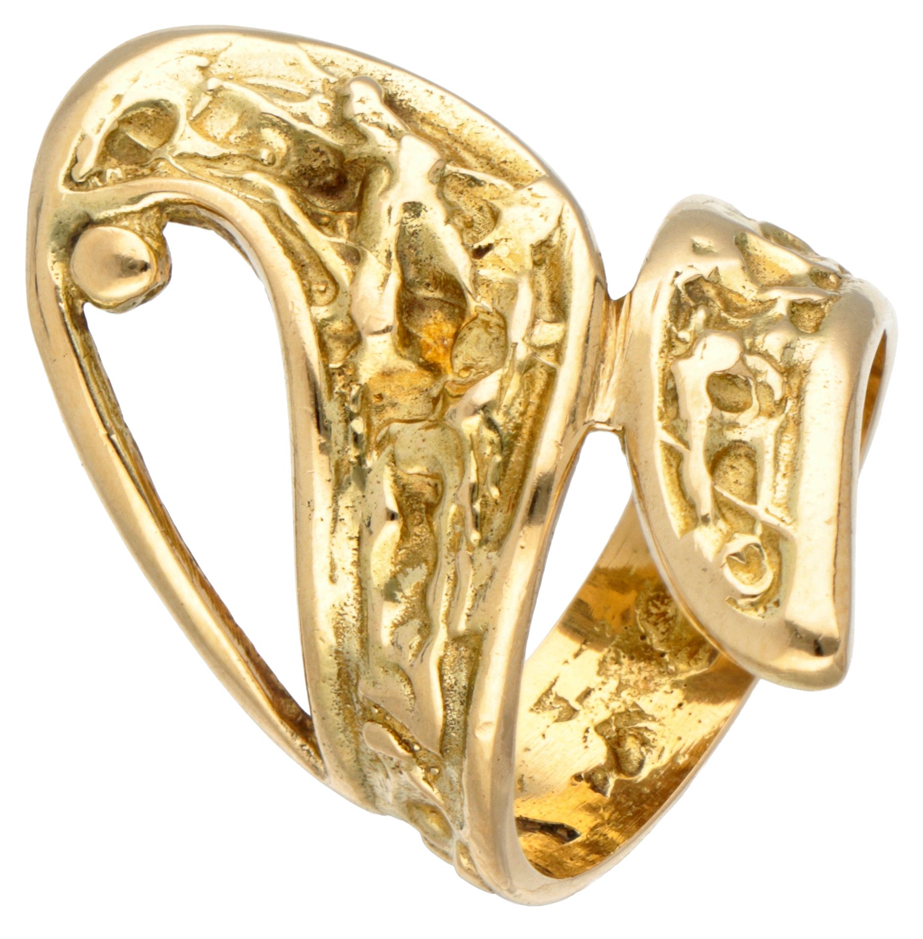 18K. Yellow gold design ring. Sellos: 750, posiblemente marca del fabricante. En&hellip;
