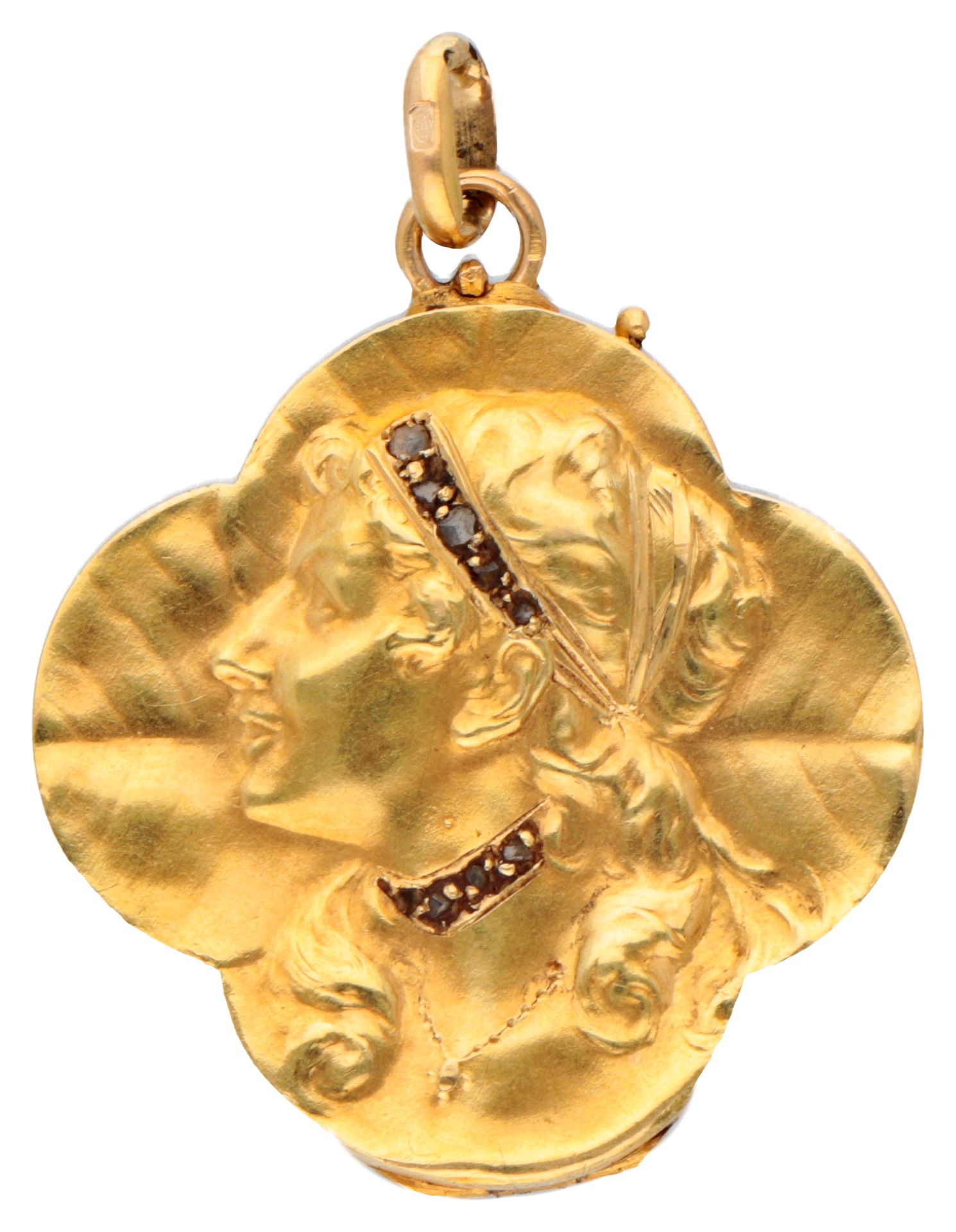 14K. Yellow gold Art Nouveau four-leaf clover medallion pendant with an elegant &hellip;