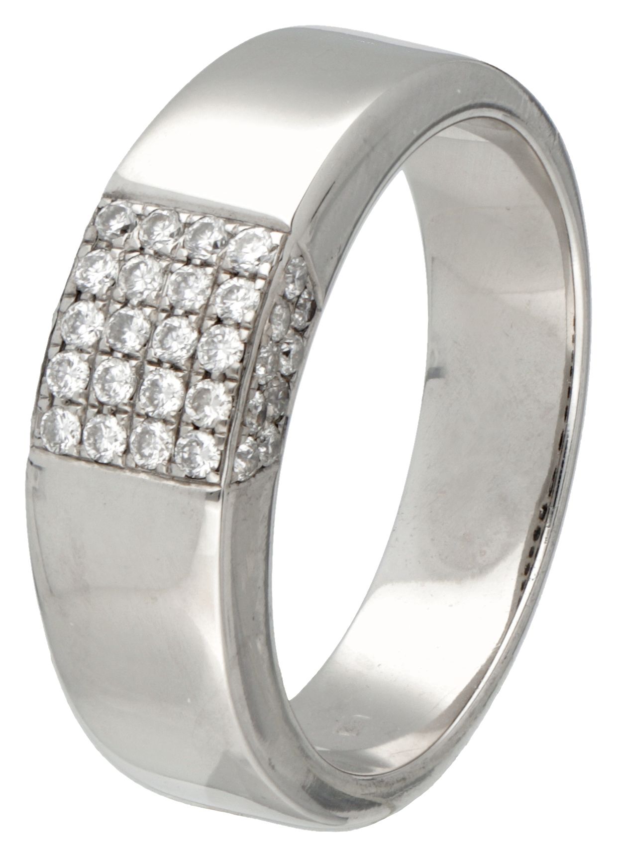 14K. White gold ring set with approx. 0.38 ct. Diamond. 印章：585。镶嵌有38颗明亮式切割钻石，总重约&hellip;