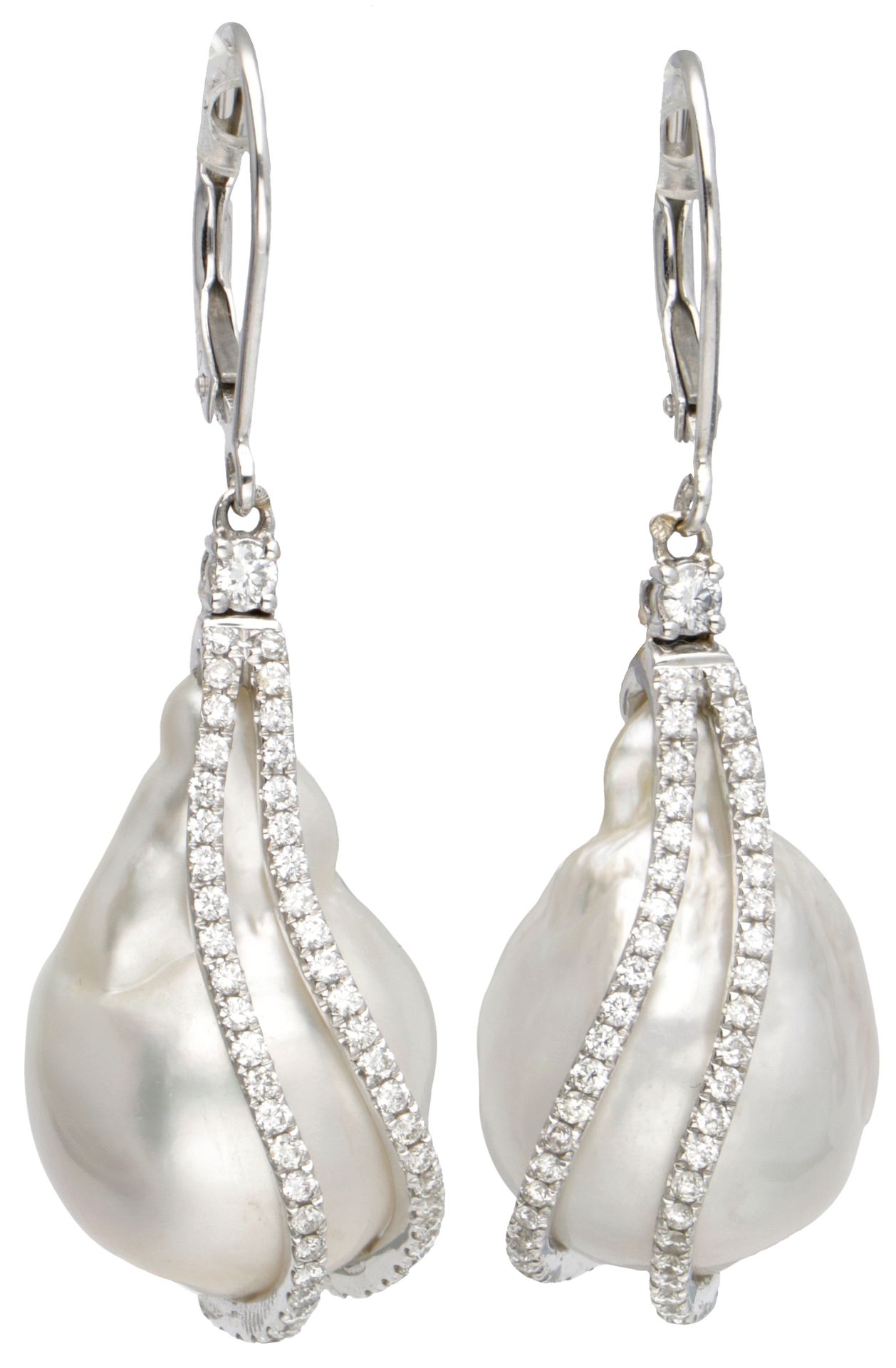 18K. White gold earrings set with white baroque pearls and approx. 0.55 ct. Diam&hellip;