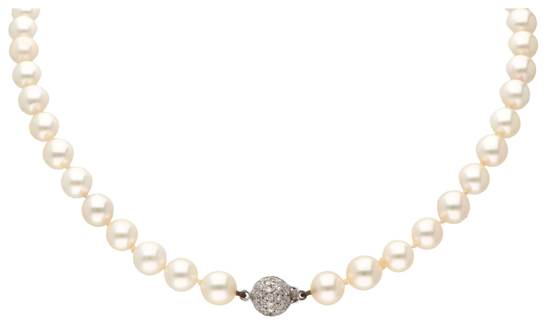 Saltwater pearl necklace with a 14K. White gold closure set with diamond. Poinço&hellip;