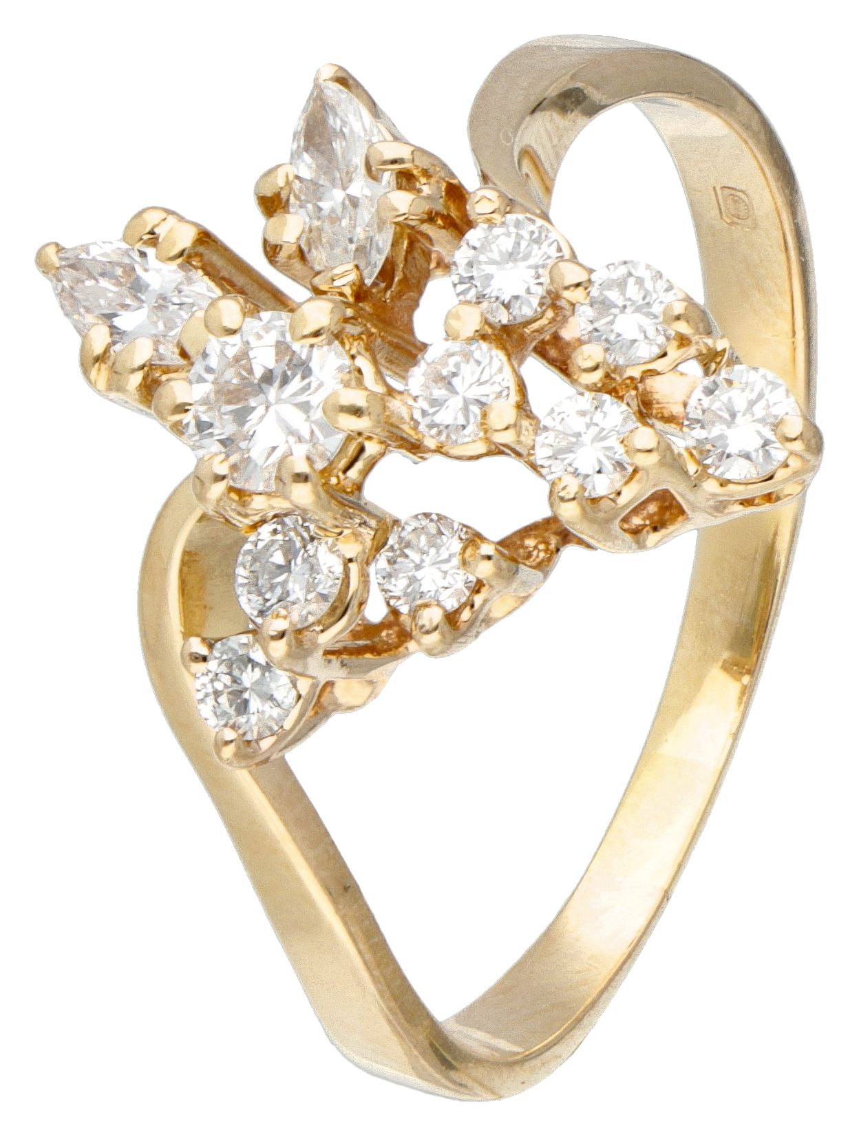 14K. Yellow gold ring set with approx. 0.55 ct. Diamond. 印章：585。镶嵌有9颗明亮式切割钻石和2颗榄&hellip;