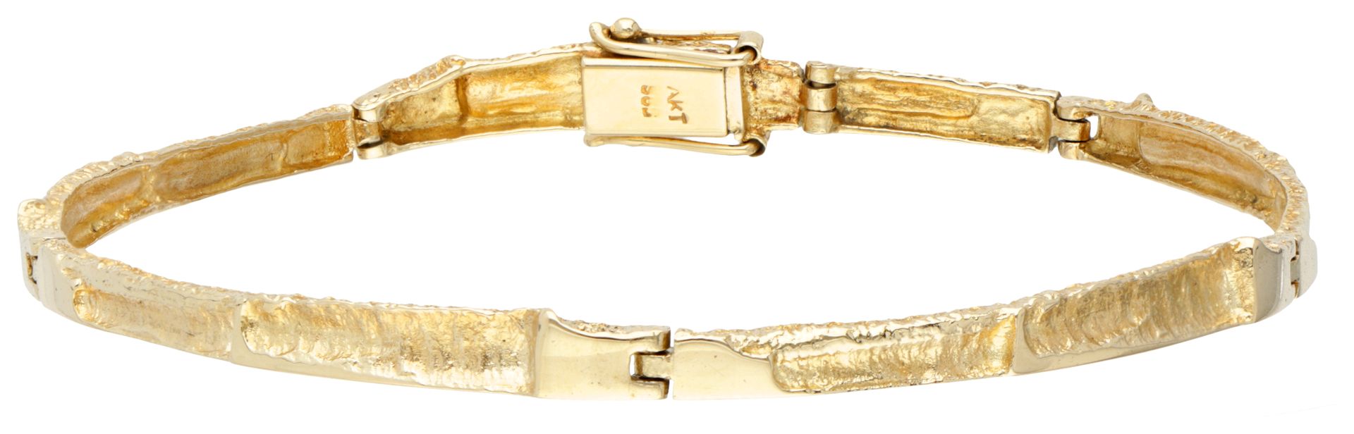 14K. Yellow gold bracelet by Finnish designer Alpo Tammi Koru. 有双保险夹。印记：585，AKT，&hellip;