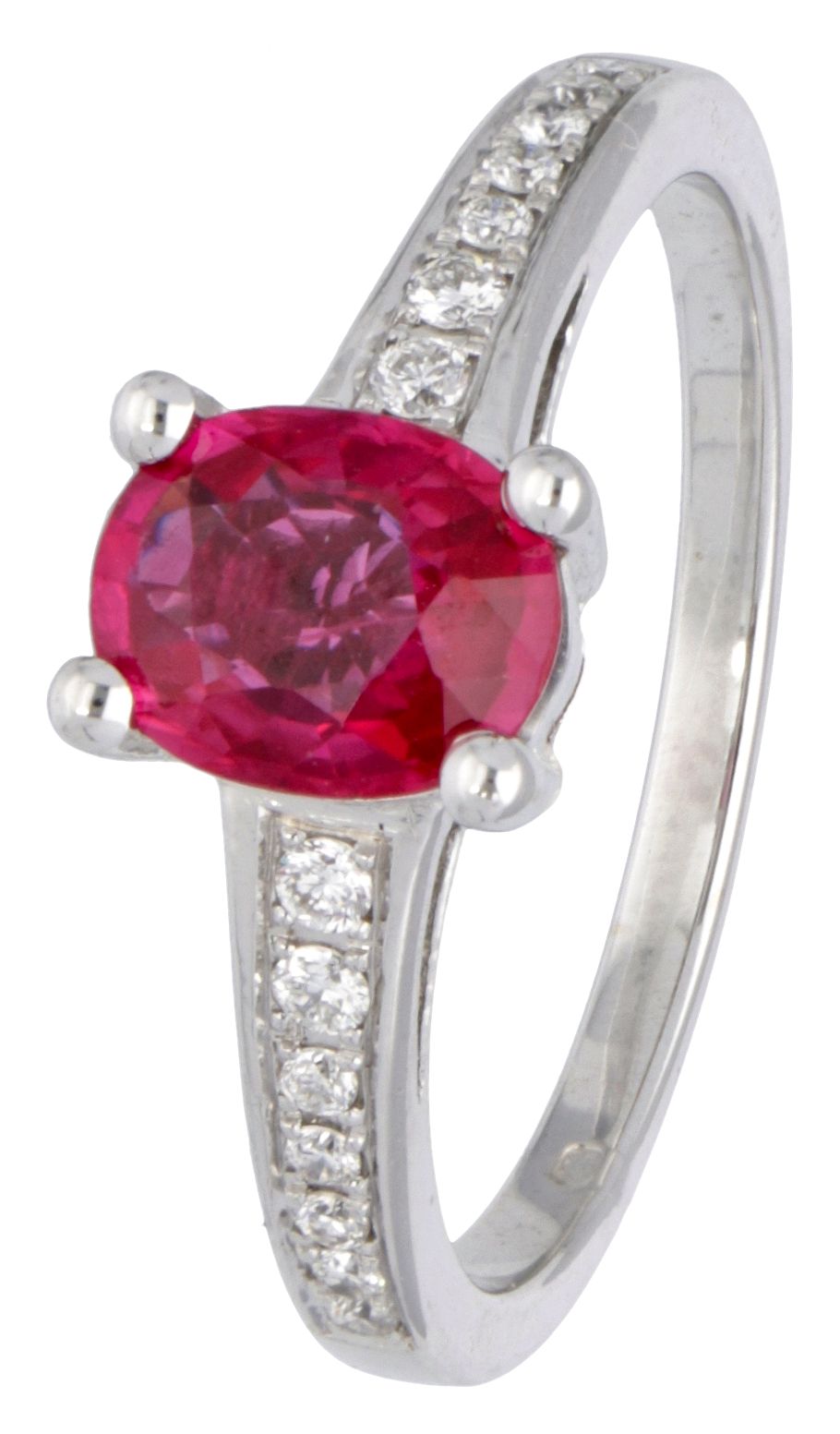 18K. White gold ring set with approx. 1.03 ct. Natural ruby ​​and approx. 0.18 c&hellip;