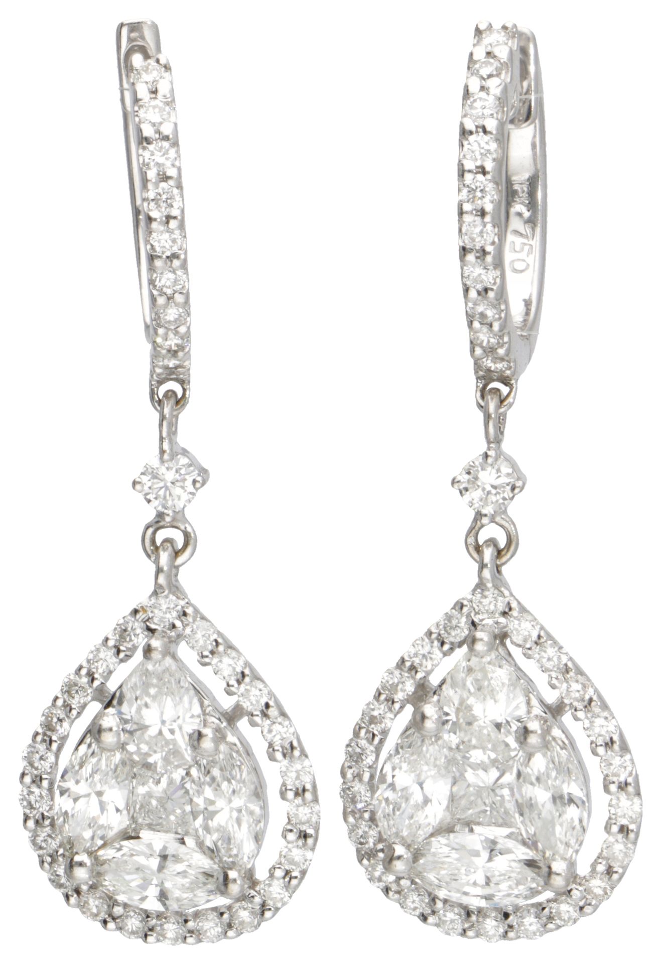 18K. White gold teardrop earrings set with approx. 2.15 ct. Diamond. 印章：750。镶嵌有2&hellip;