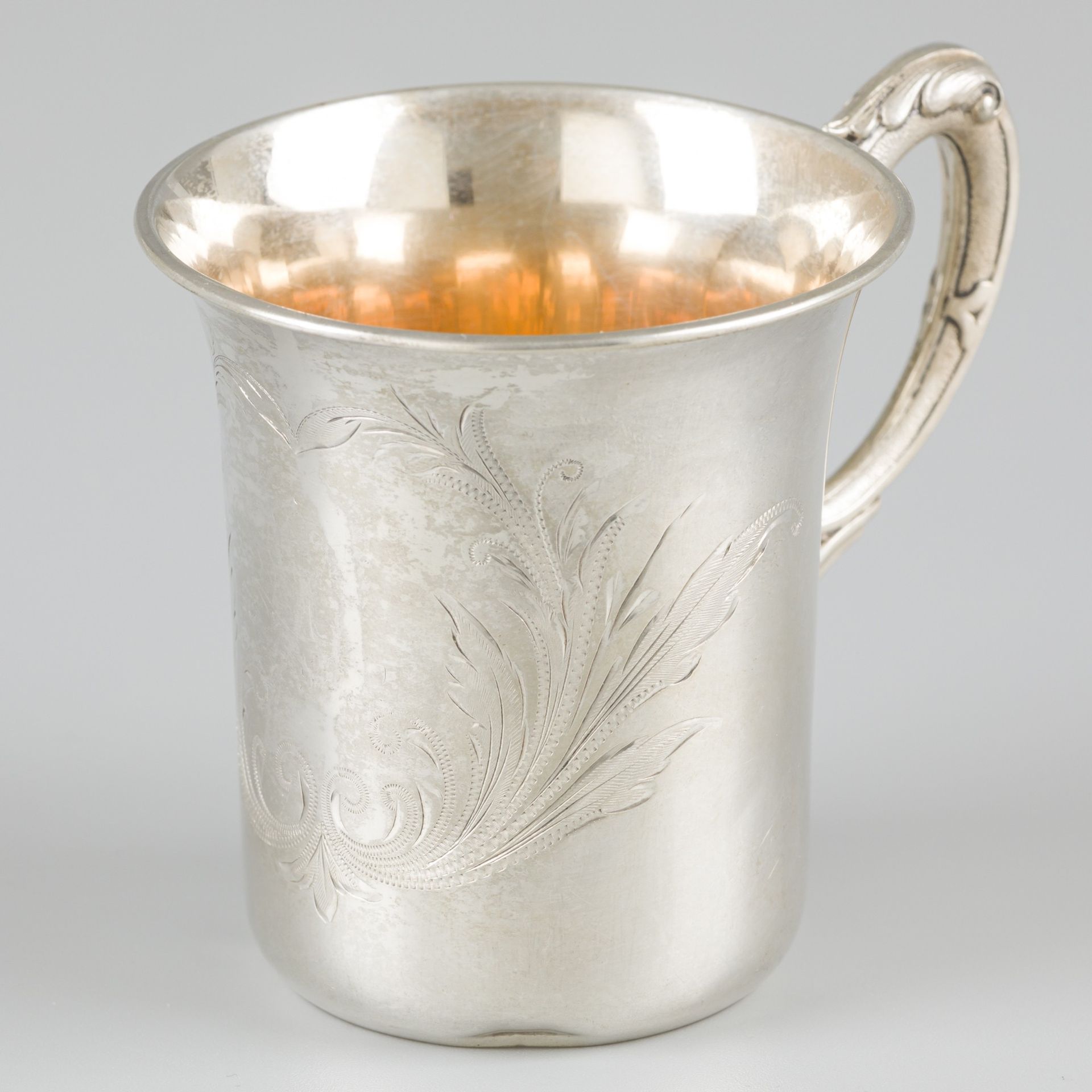 Drinking cup silver. Chalice-shaped model with folded rim, engraved palm leaves &hellip;