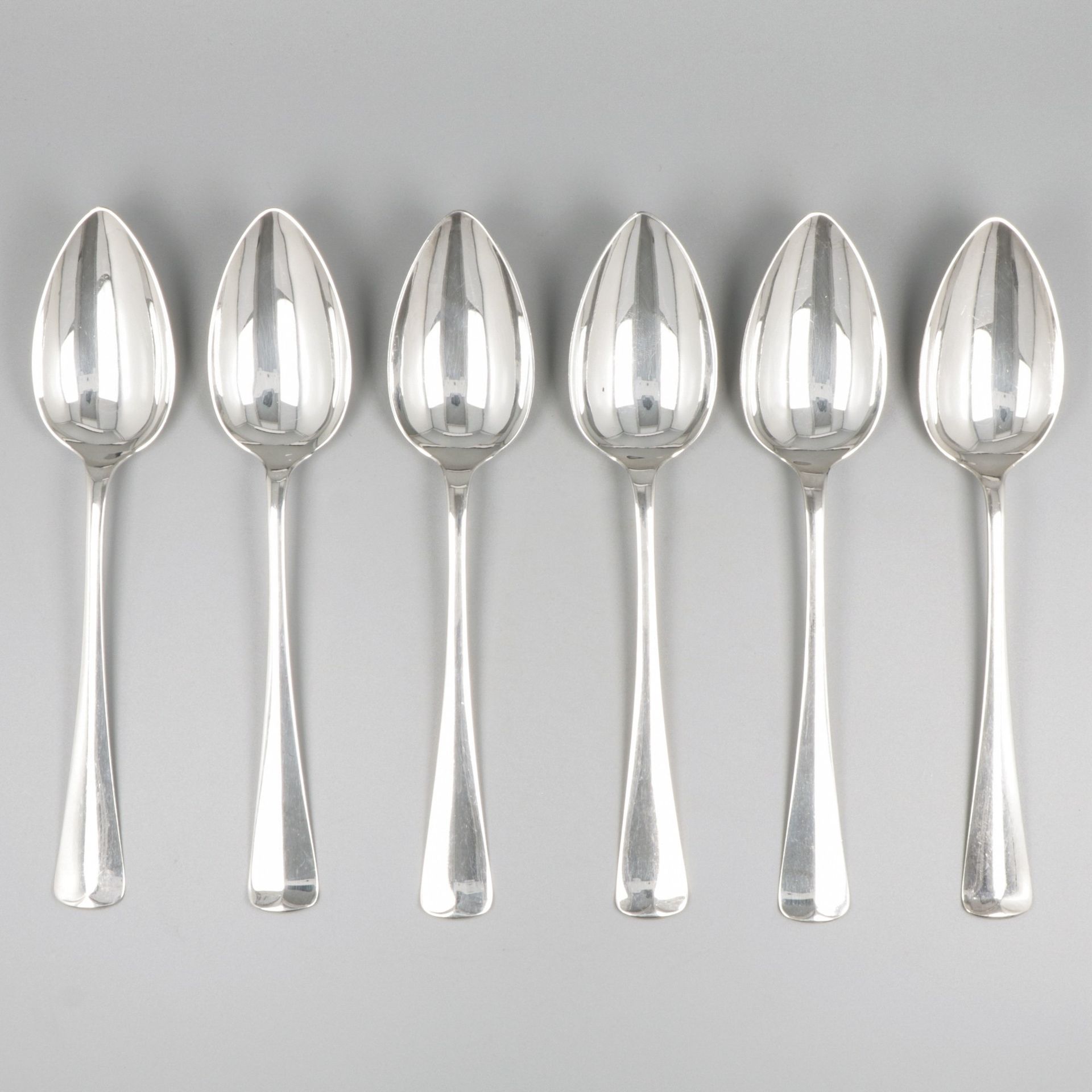 6-piece set dinner spoons "Haags Lofje" silver. ''Haags Lofje''. Pays-Bas, Voors&hellip;