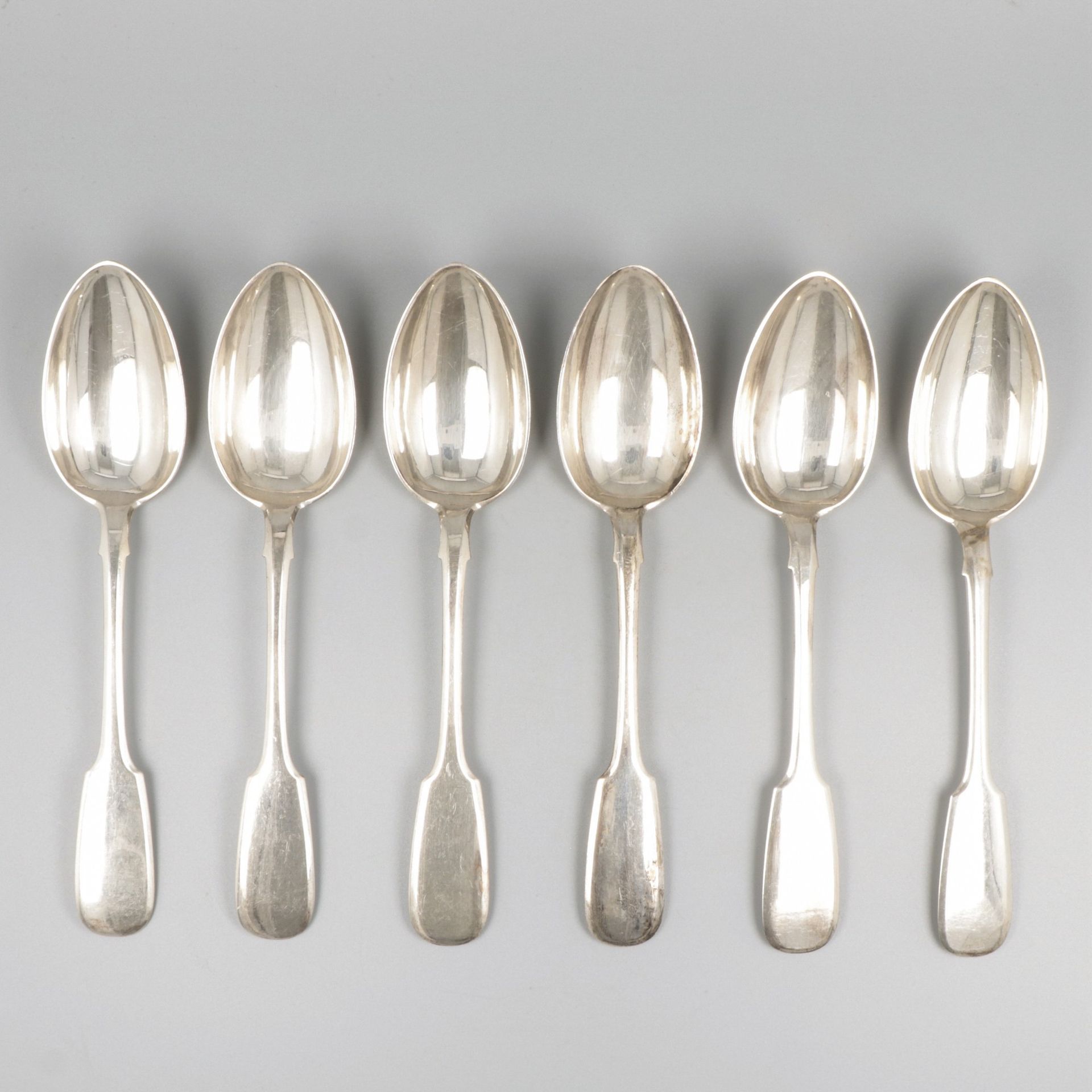 6-piece set dinner spoons silver. 光滑的模型。俄罗斯，莫斯科，伊万-叶菲莫维奇-康斯坦丁诺夫，1882年，印记：制造者标记，年&hellip;