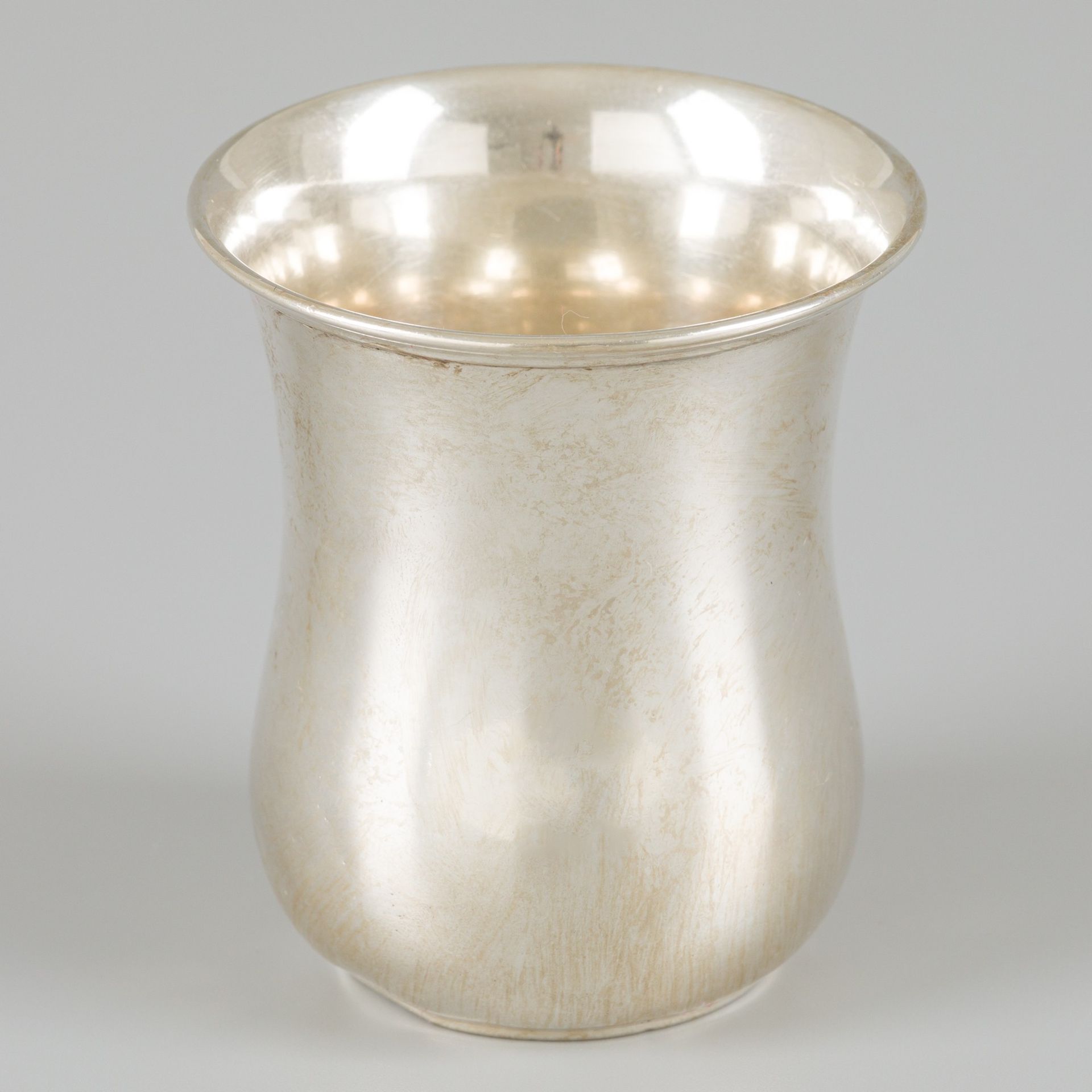 Spoon vase silver. 圆滑的弧形模型，有折叠的嘴唇。荷兰，Voorschoten，J.M. Van Kempen & Zonen，1880年，标&hellip;