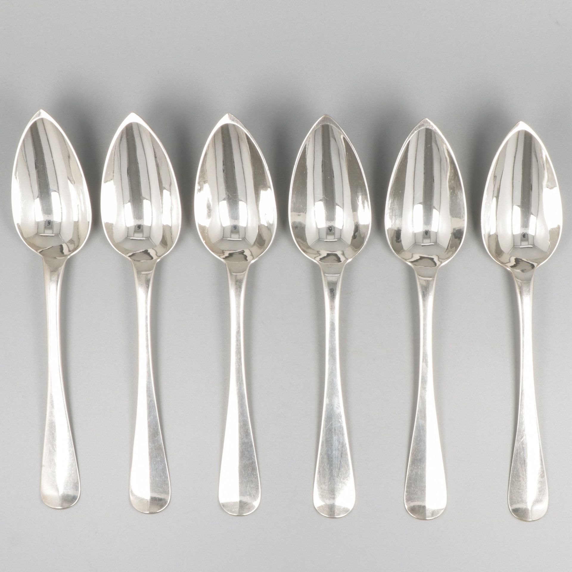 6-piece set dinner spoons silver. "Hollands Glad" ou lisse hollandais. Pays-Bas,&hellip;