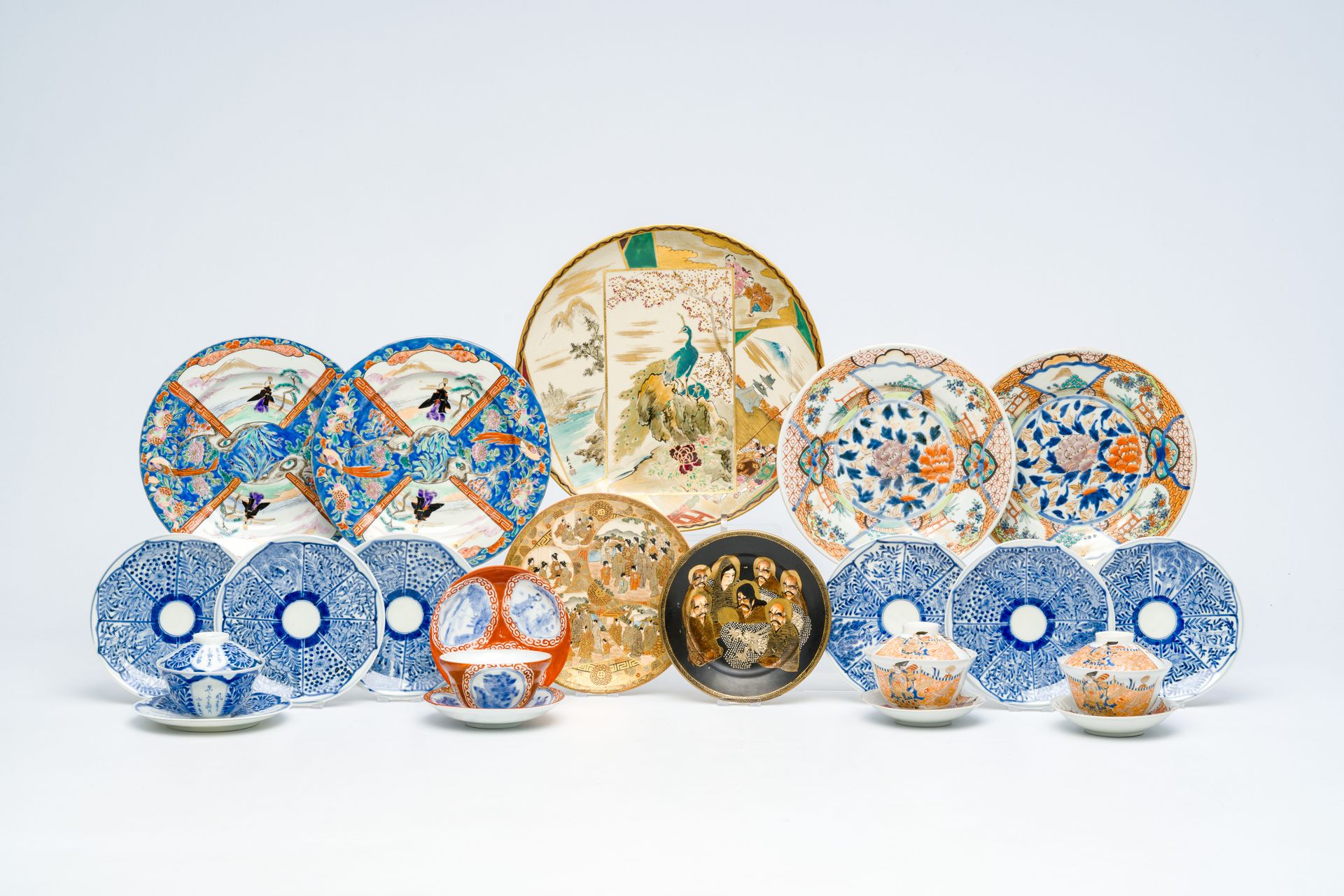 A varied collection of Japanese porcelain, Meiji, 19th/20th C. Collection variée&hellip;