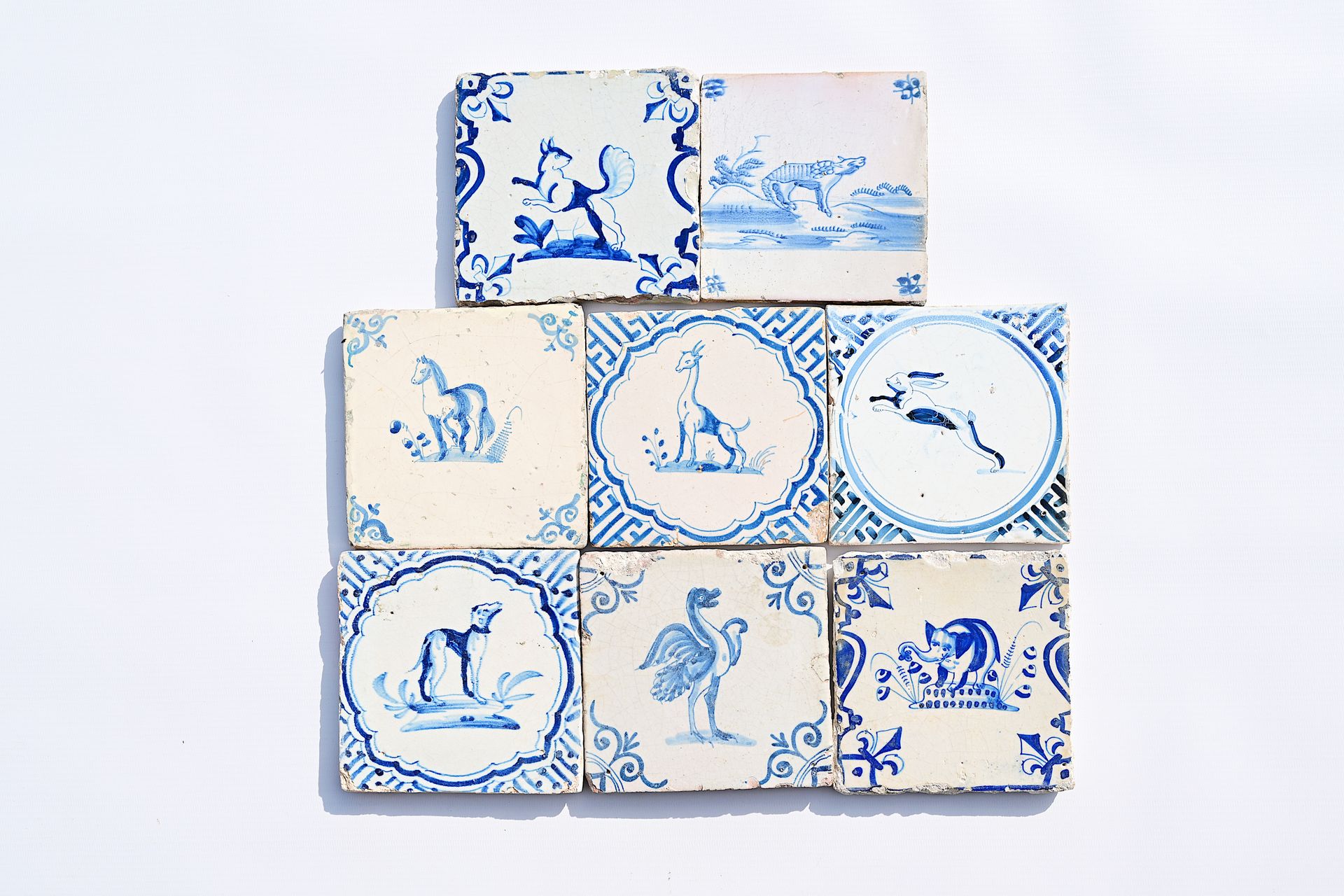 Eight Dutch Delft blue and white 'animal' tiles, a.O. An elephant, 17th C. Huit &hellip;
