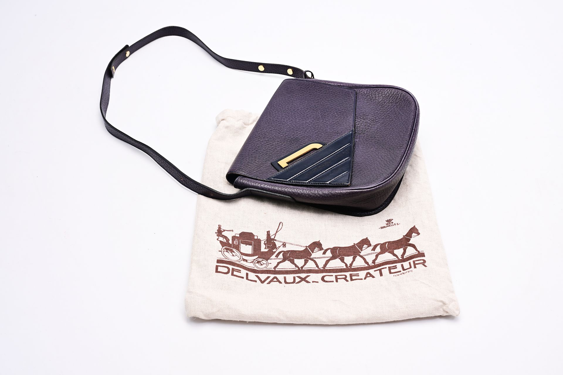 A Belgian leather Delvaux handbag, second half 20th C. A Belgian leather Delvaux&hellip;
