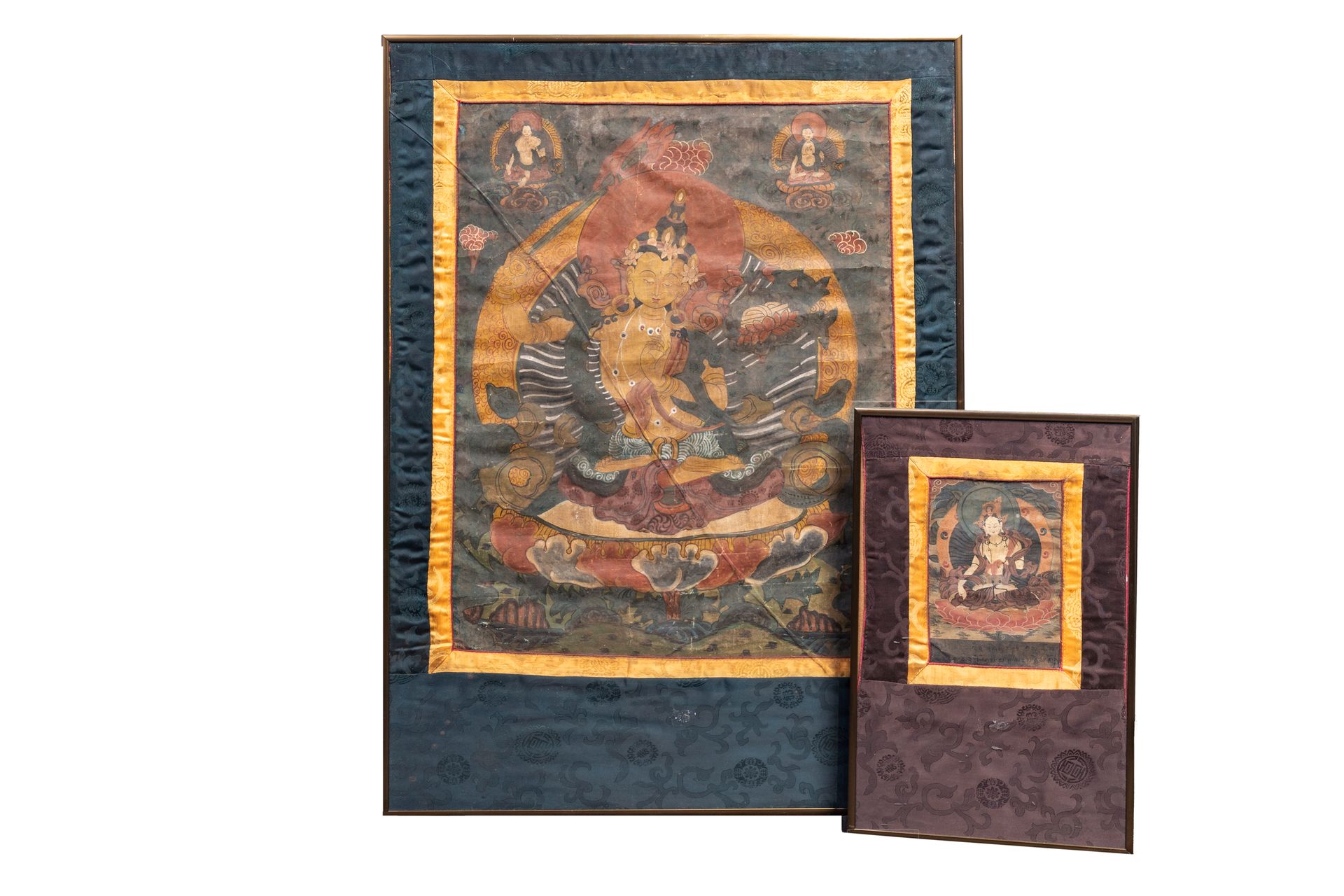 Two various thangkas, Tibet or Nepal, 19th/20th C. Zwei verschiedene Thangkas, T&hellip;