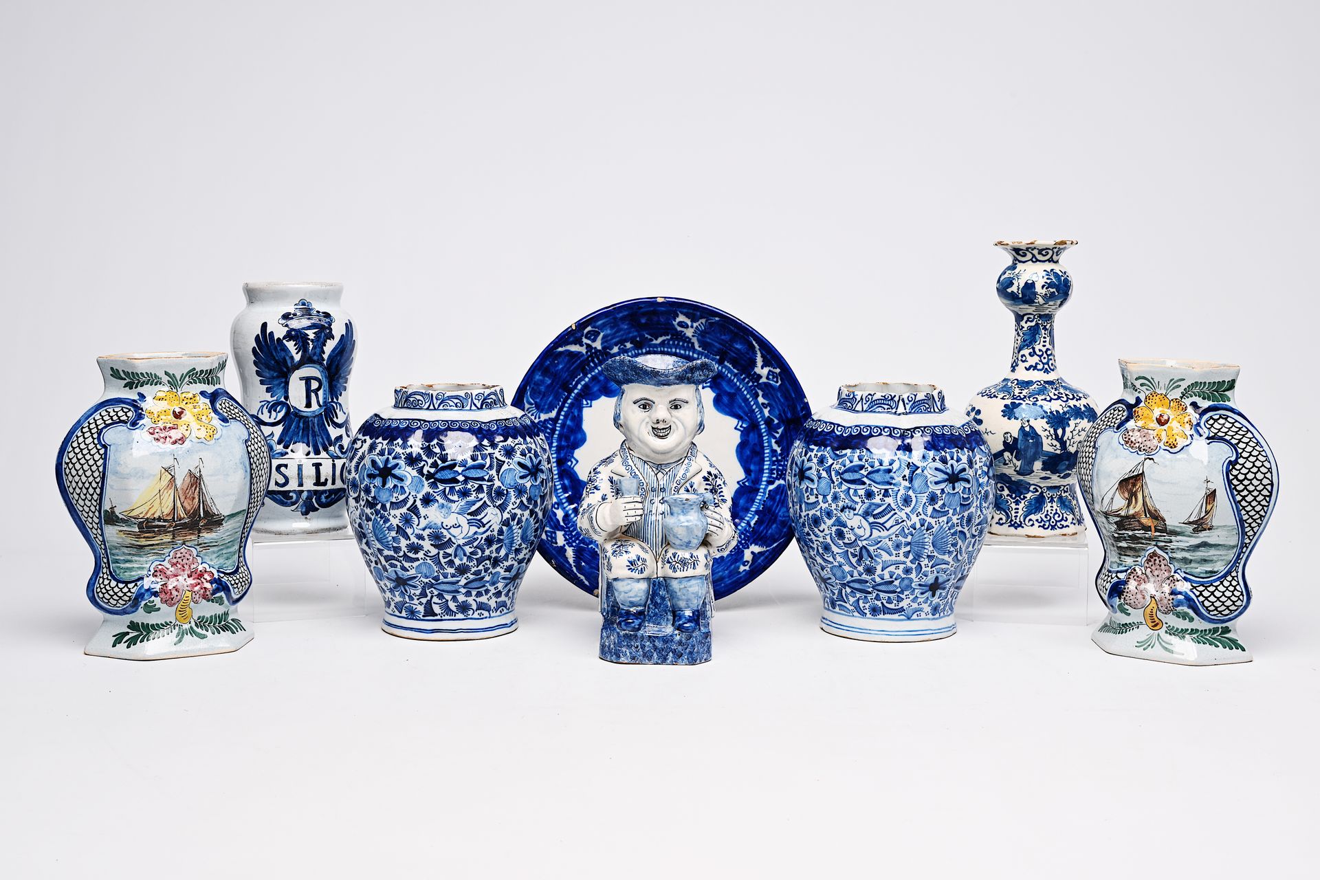 A varied collection of blue, white and polychrome earthenware items, Delft, Fran&hellip;