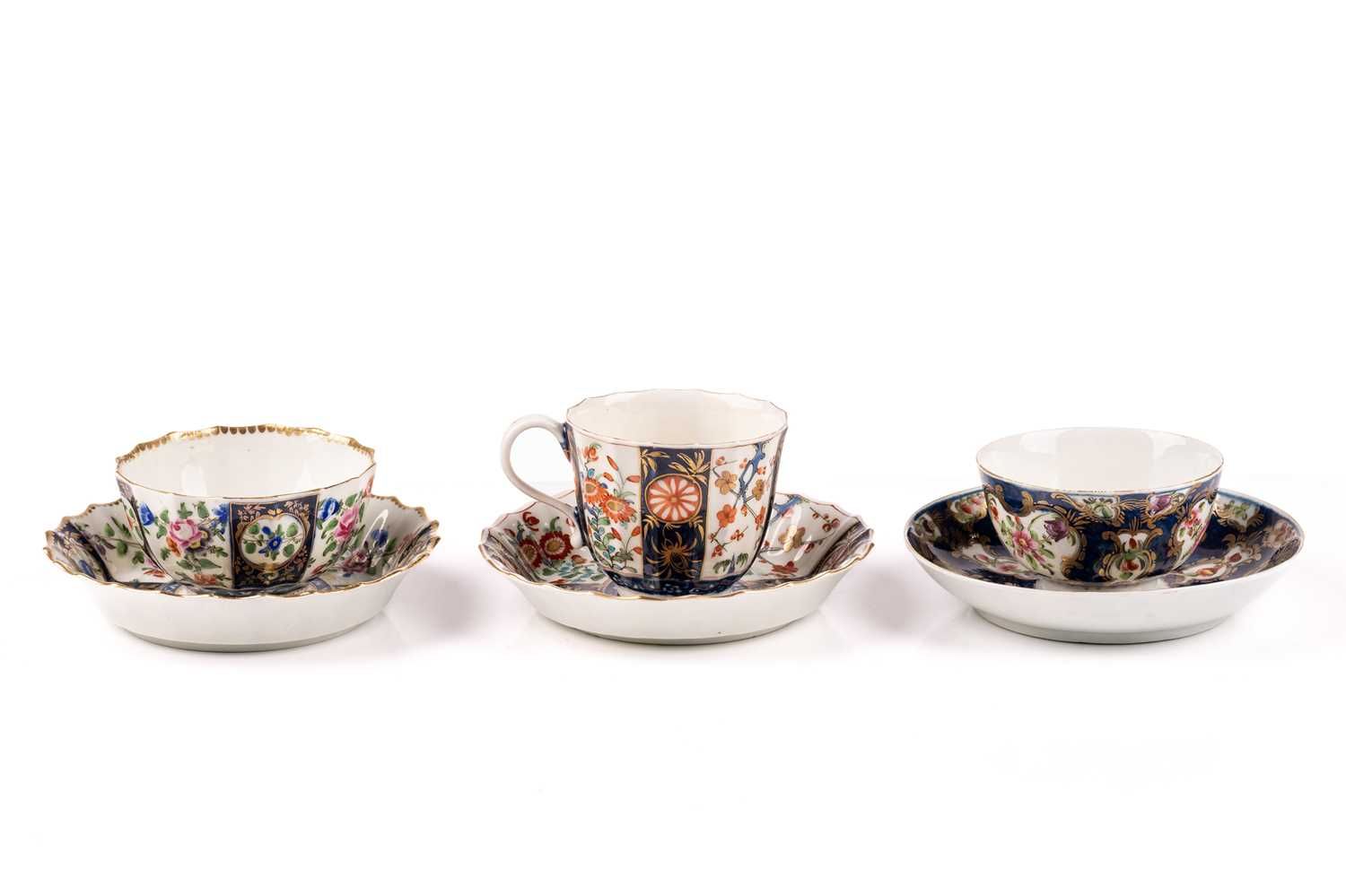 Null Tasse à thé et soucoupe en porcelaine de Worcester à motif "Kakiemon", data&hellip;