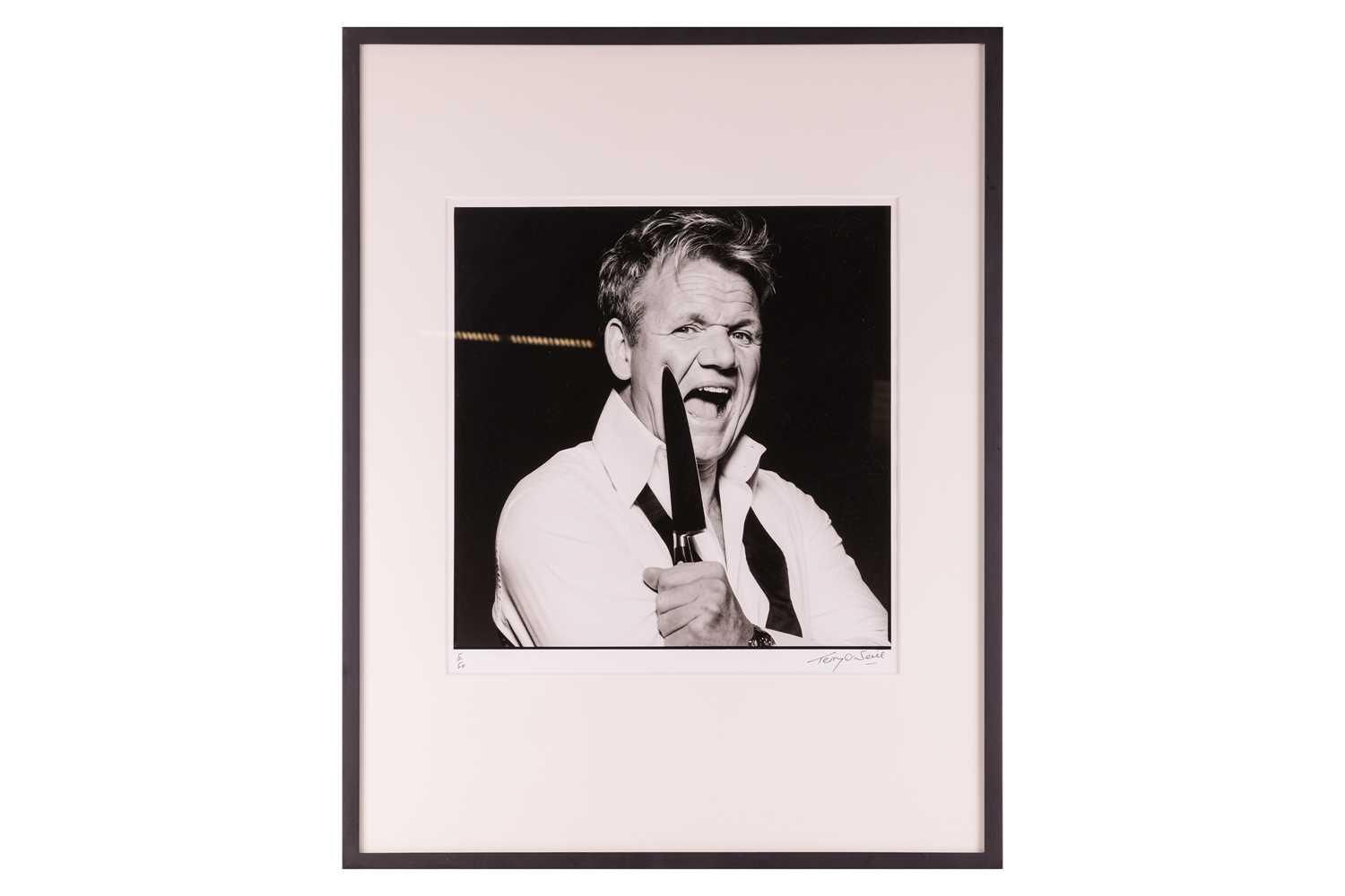 Null † Terry O'Neill (1938 - 2019), Gordon Ramsay with Knife (2007), signé " Ter&hellip;