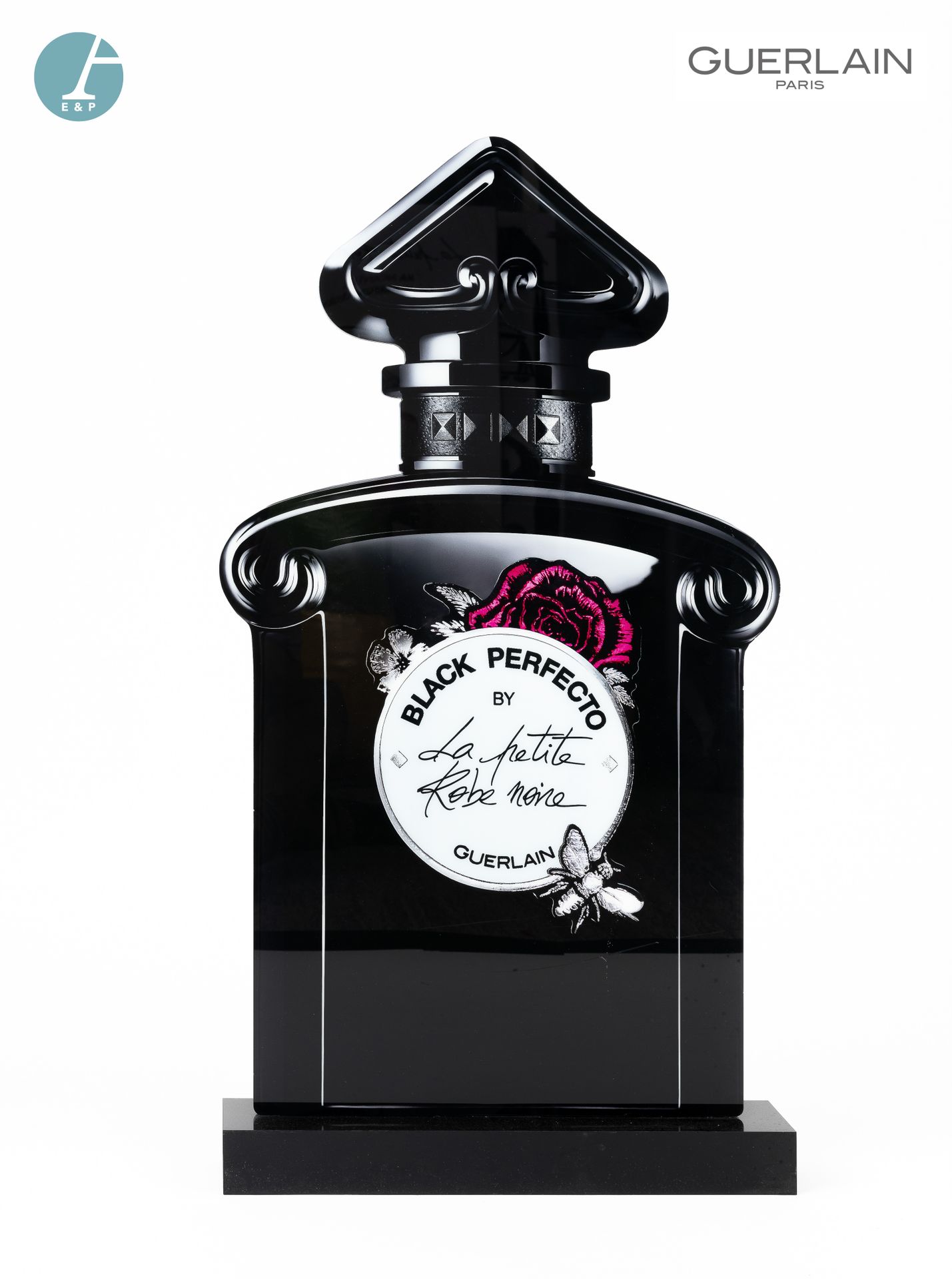 En provenance de l'ancien siège de GUERLAIN PLV "Black Perfecto by La Petite Rob&hellip;