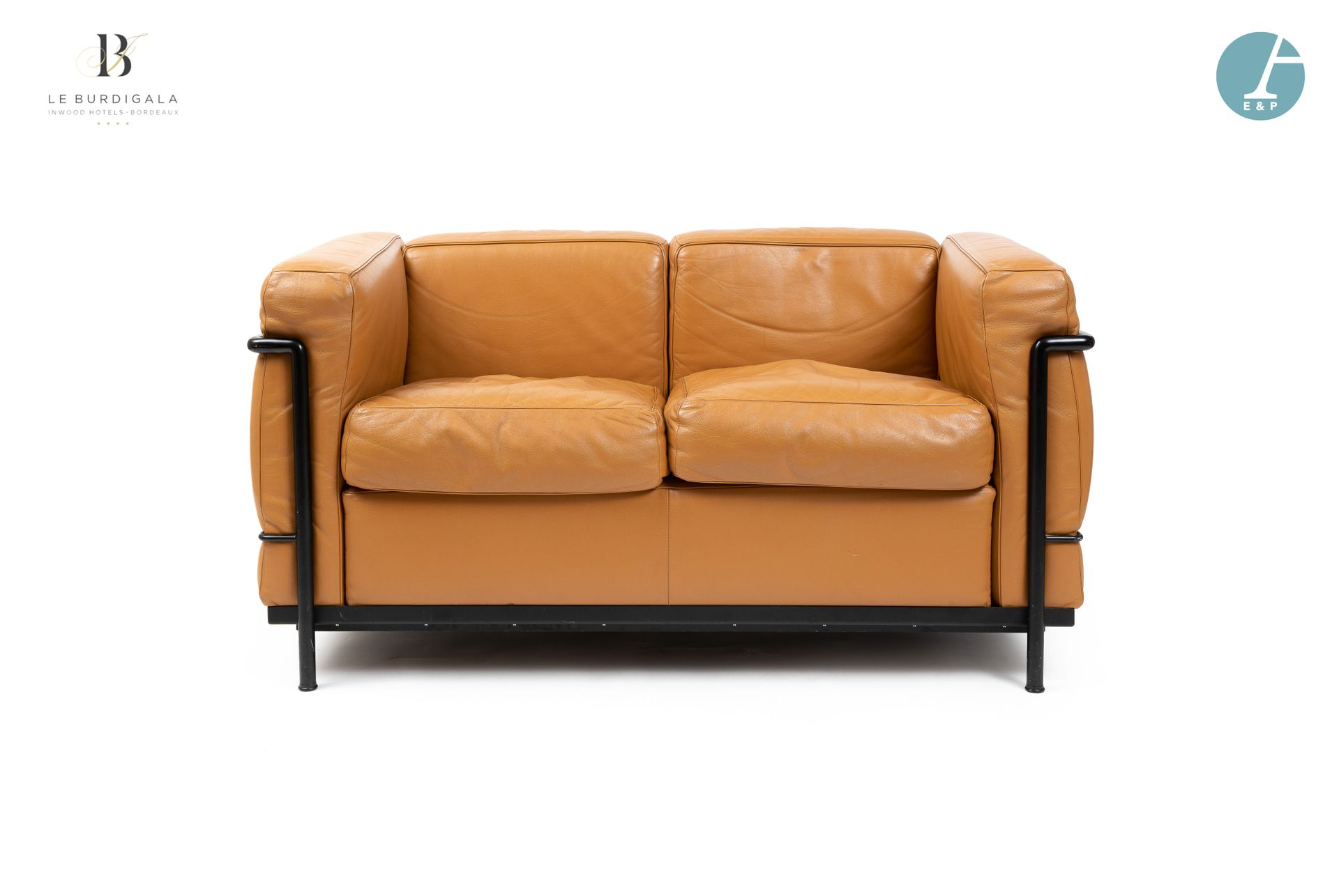 Null 
从波尔多的4*酒店Burdigala出发














CASSINA 双人座沙发，金属管状底座，驼色皮革装饰。勒-柯布西耶模式。

&hellip;