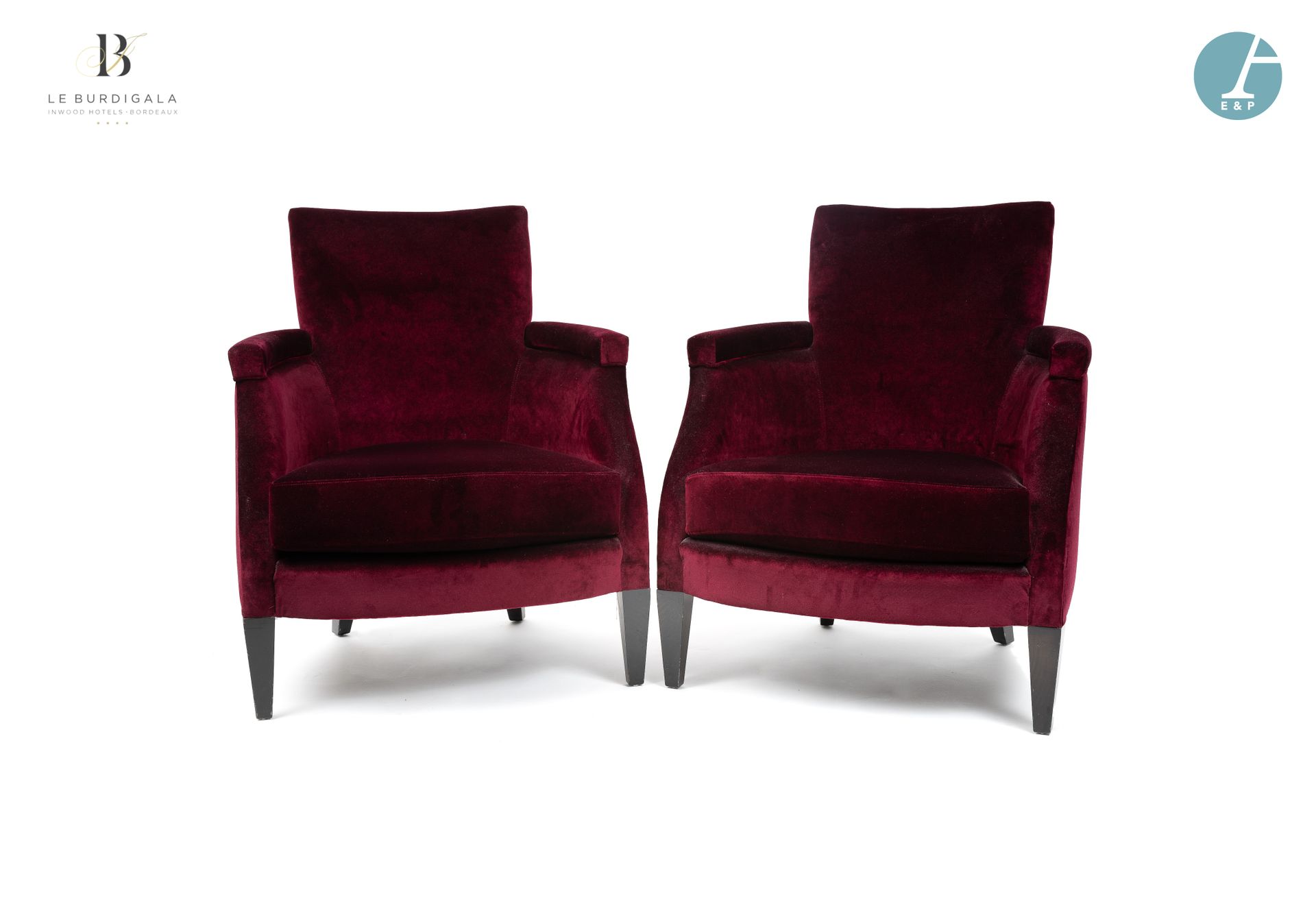 Null 从波尔多的4*酒店Burdigala出发





一对酒红色的天鹅绒扶手椅。

高：87厘米 - 宽：70厘米 - 深：57厘米