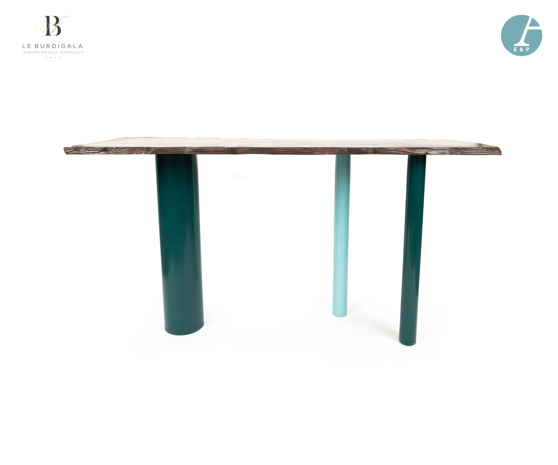 Null 从波尔多的4*酒店Burdigala出发





一张高桌，金属管状底座涂有两种色调的绿色/蓝色，天然木质桌面。

高：106厘米 - 宽：200厘&hellip;
