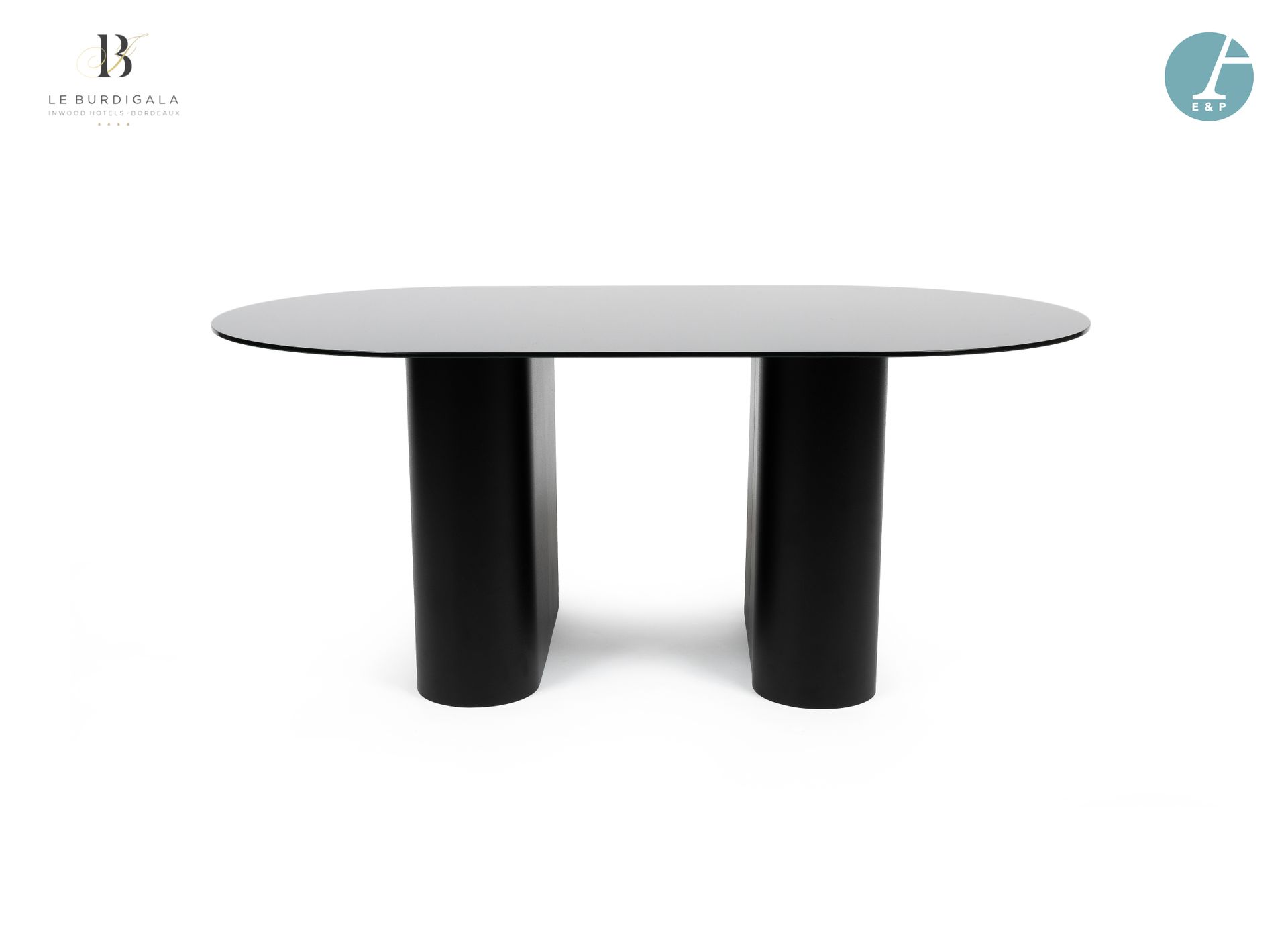 Null 从波尔多的4*酒店Burdigala出发





咖啡桌，黑色有色玻璃桌面和金属底座。

高：42厘米 - 宽：102厘米 - 深：56厘米。

顶&hellip;