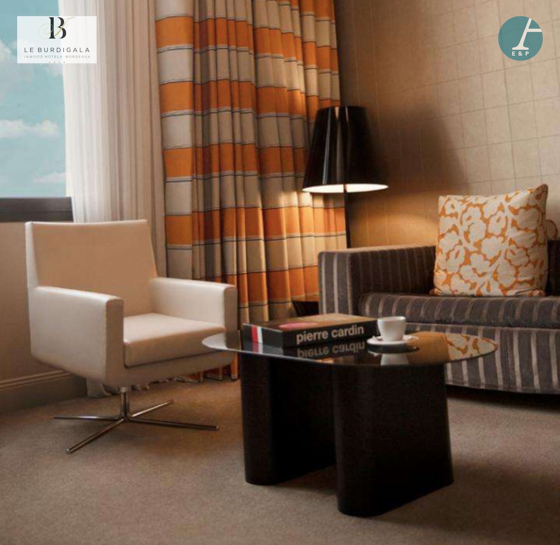 Null 从波尔多的4*酒店Burdigala出发





SANCAL, 镀铬金属旋转扶手椅，米色皮革软垫，可拆卸。

高：83厘米 - 宽：77厘米 - &hellip;