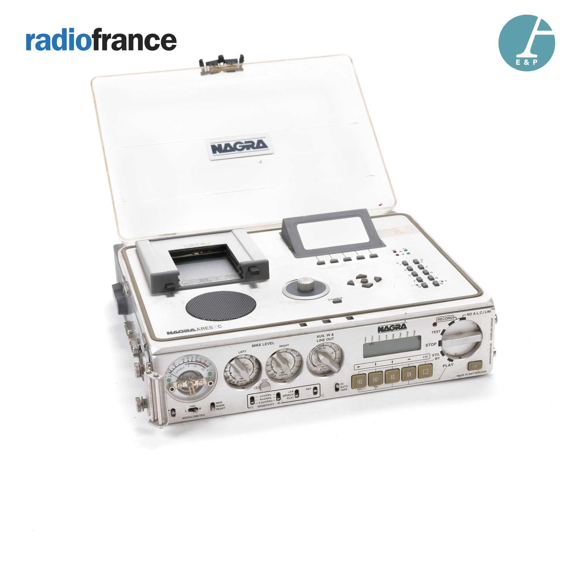 Null NAGRA recorder, Ares-C

H: 9,5cm - W: 29cm - D: 25cm

Reformed material, st&hellip;