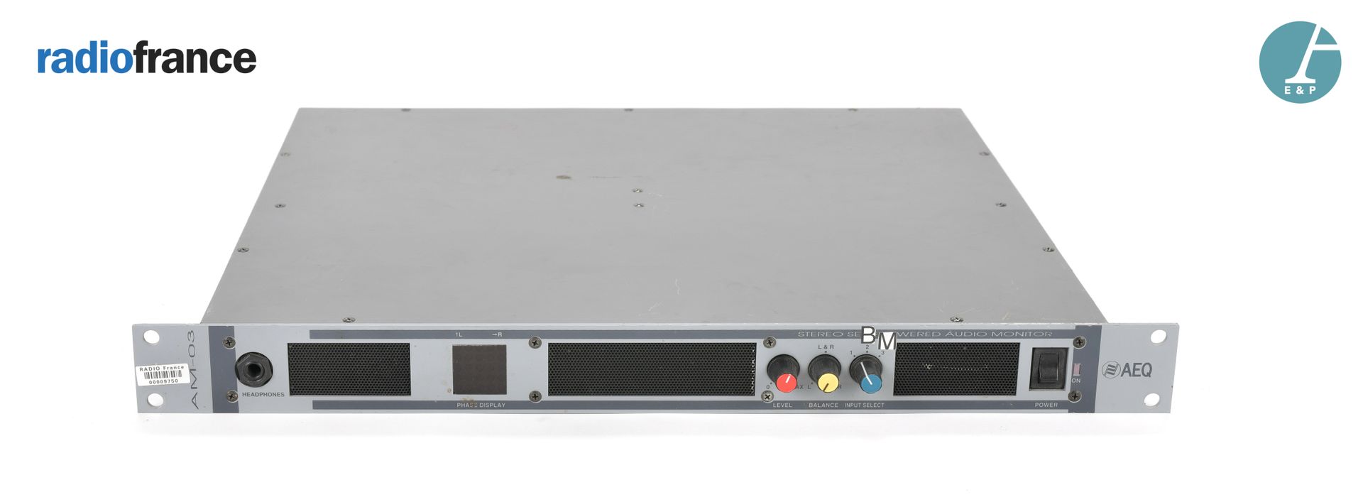Null AEQ, monitor audio stereo autoalimentato, AM03. 

A: 4,5cm - L: 48,2cm - P:&hellip;