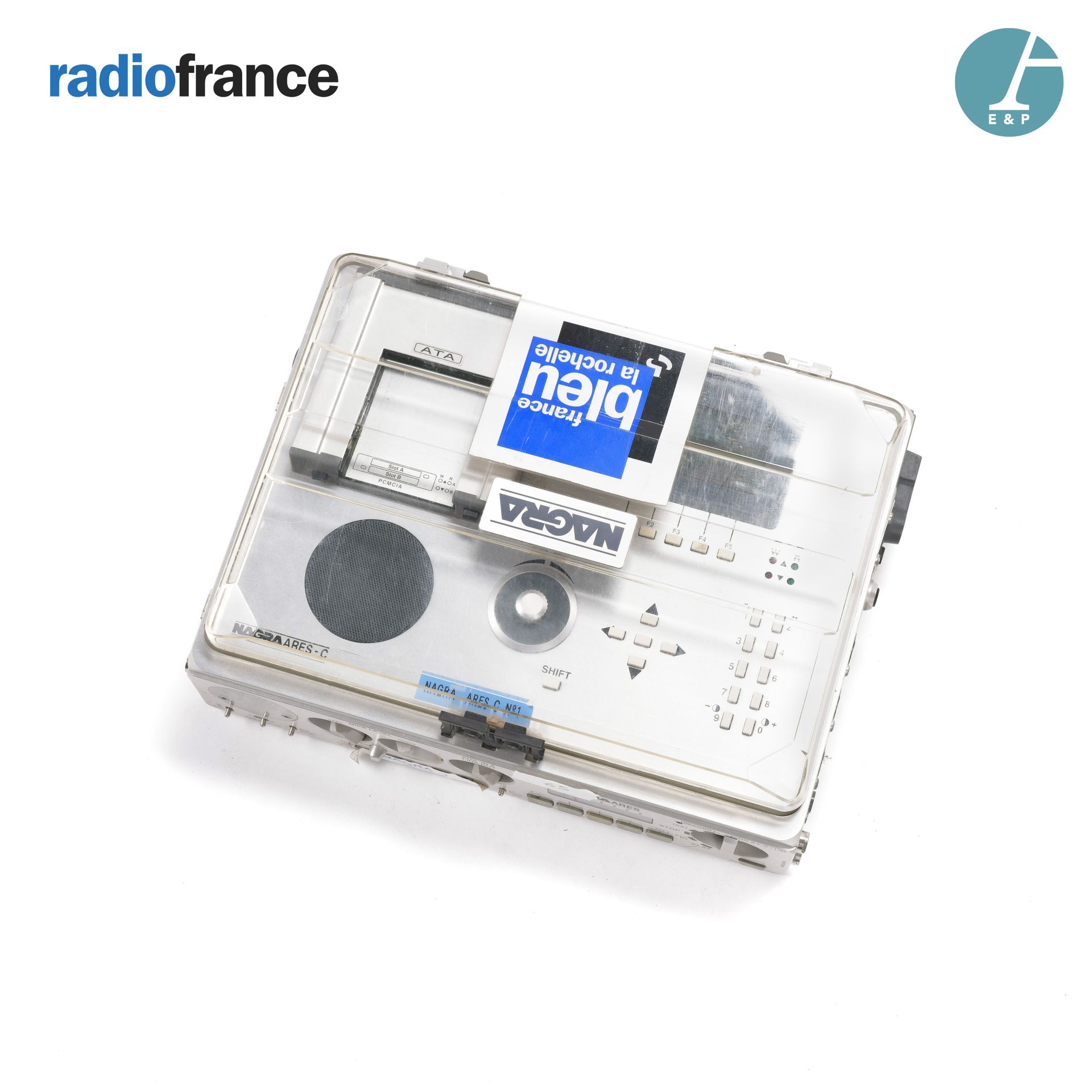 Null NAGRA recorder, Ares-C

H: 9,5cm - W: 29cm - D: 22cm

Sticker France Bleu L&hellip;