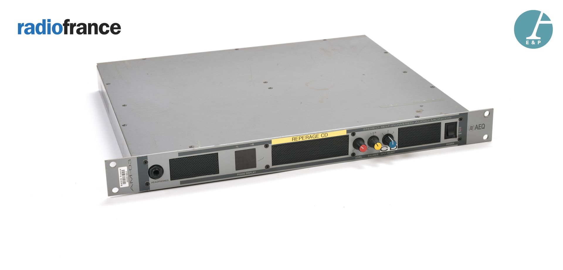 Null AEQ, monitor audio stereo autoalimentato, AM03. 

A: 4,5cm - L: 48,2cm - P:&hellip;