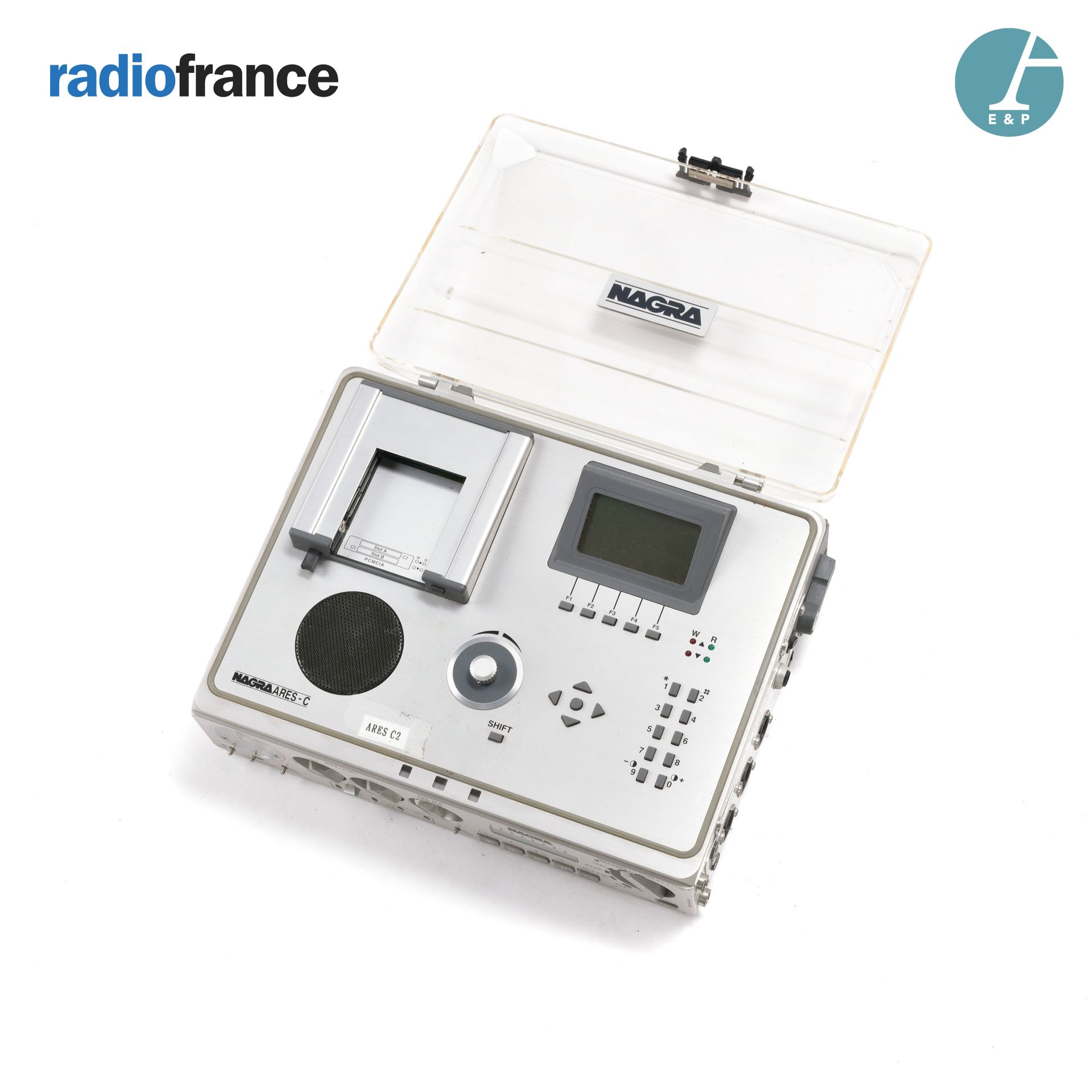 Null NAGRA recorder, Ares-C

H: 9,5cm - W: 29cm - D: 22cm

Sticker France Bleu R&hellip;