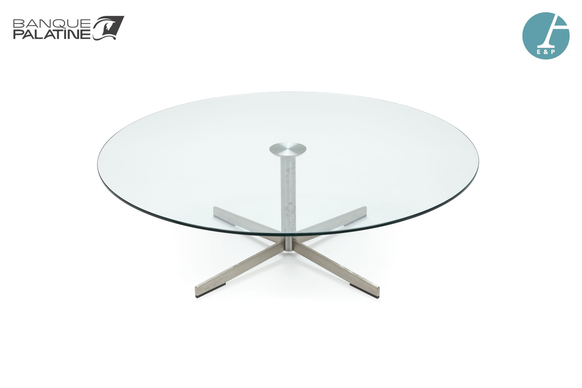 Null Coffee table, glass top and metal base

H: 50cm - Diameter: 100cm