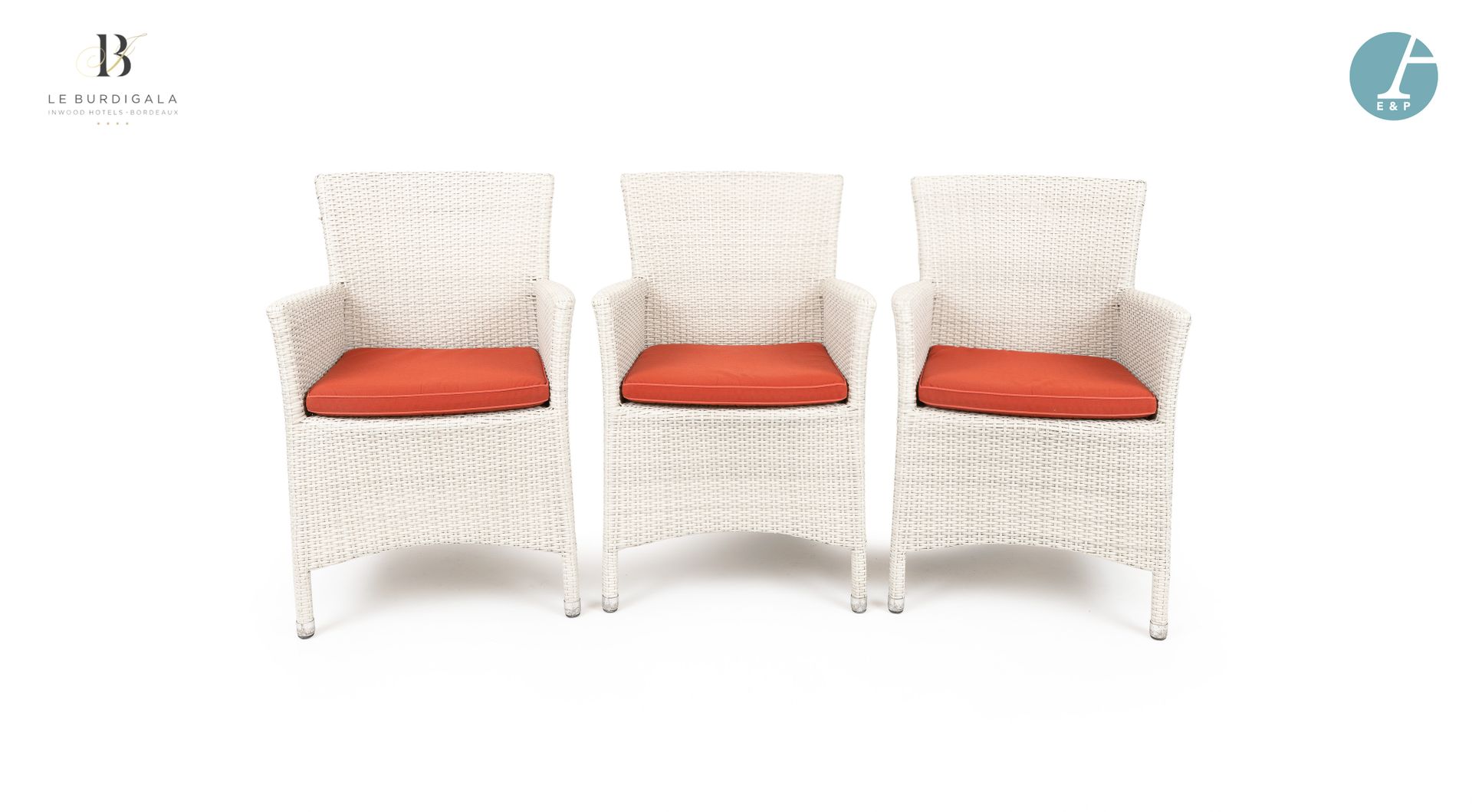 Null 从波尔多的4*酒店Burdigala出发



罗兰-弗莱明克。一套4把花园扶手椅，采用塑料编织条，白色，带红色坐垫。高：85厘米 - 宽：57厘米 &hellip;