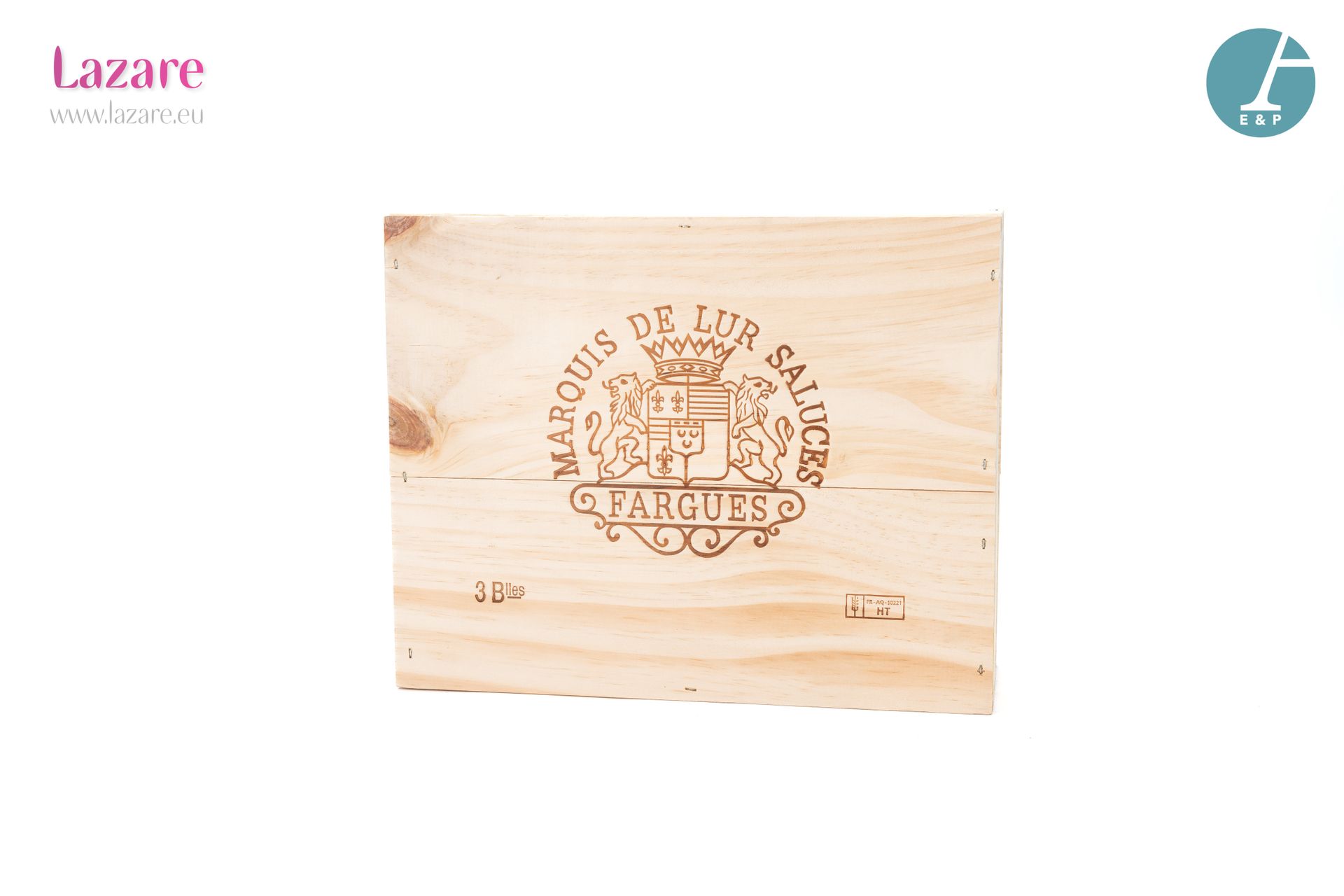 En provenance directe du château Lotto di tre bottiglie in una scatola di legno &hellip;