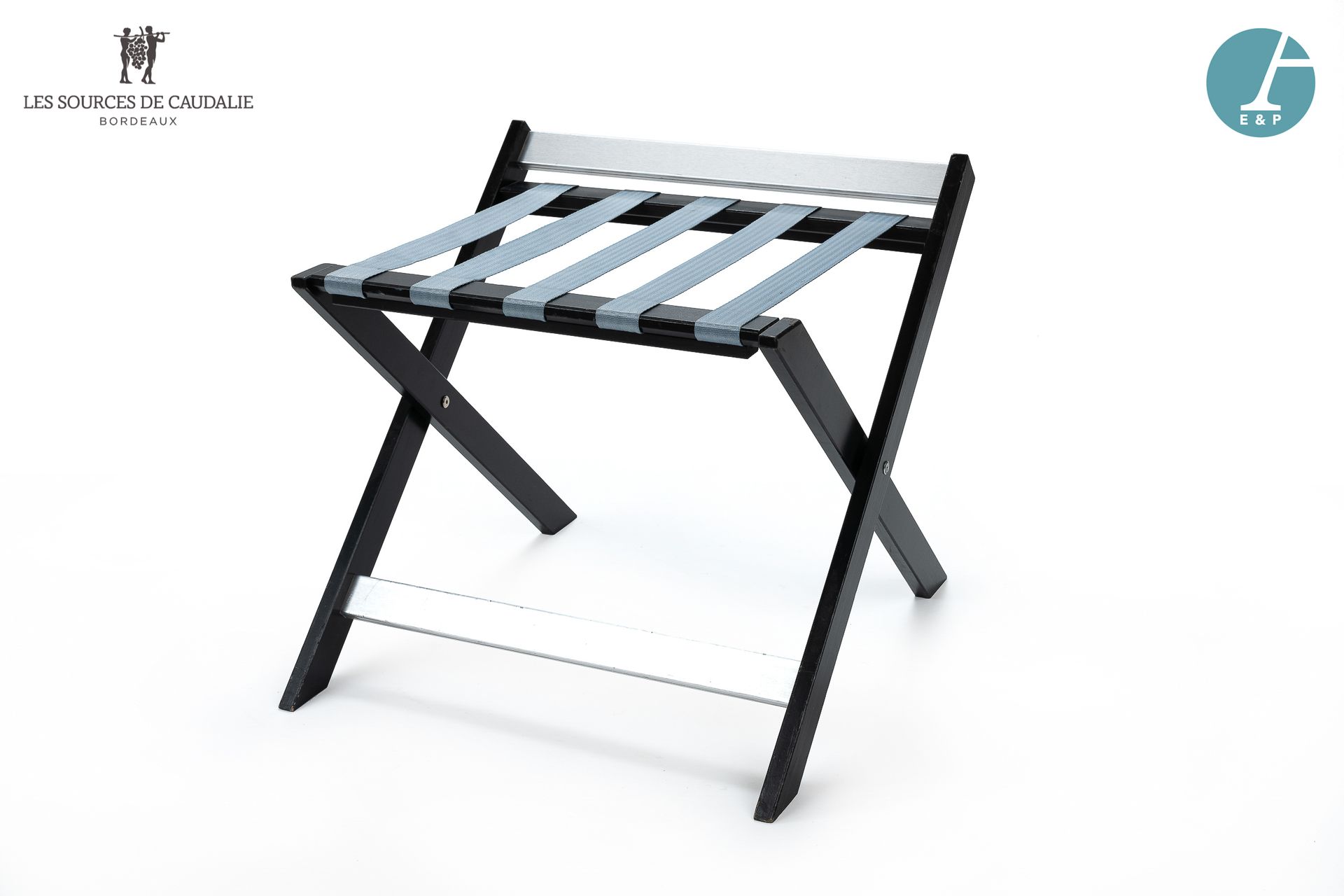 Null From Room #6 "La Part des Anges

Folding luggage rack in black lacquered wo&hellip;