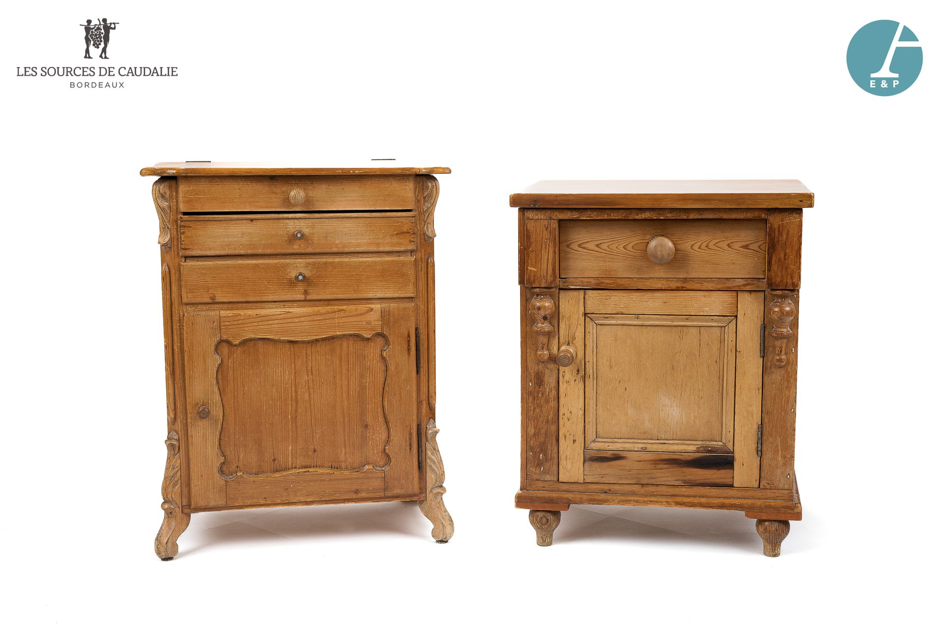 Null 从4号房间 "Les Douelles "出发

一套两件天然木质的家具，一件开口有一个储物柜，一个抽屉和一个门，另一件开口有一个抽屉和一个门。

使&hellip;