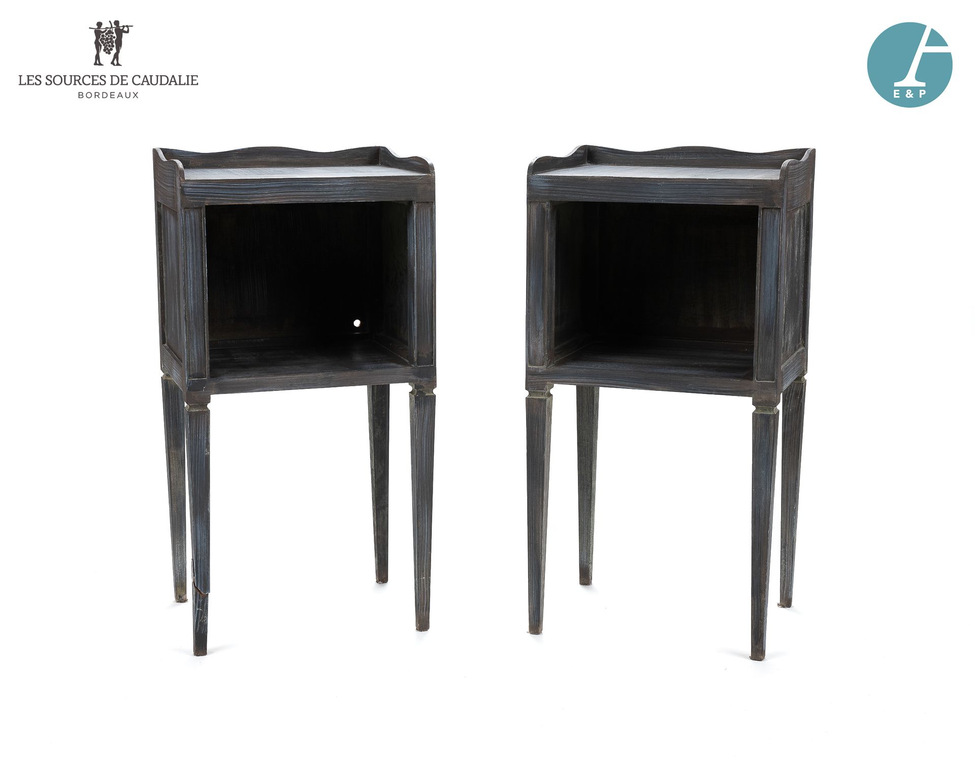 Null From the room n°6 "La Part des Anges

Pair of bedside tables in grey lacque&hellip;