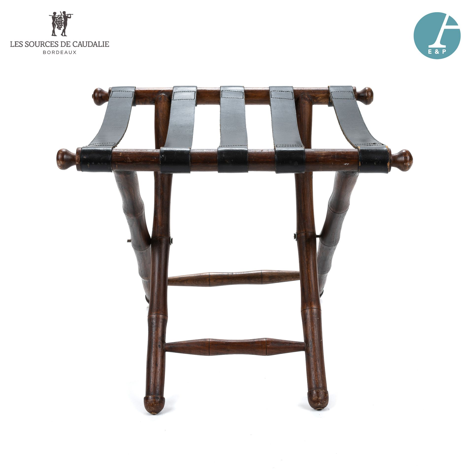 Null From Room n°4 "Les Douelles".

Folding luggage rack in stained wood in maho&hellip;