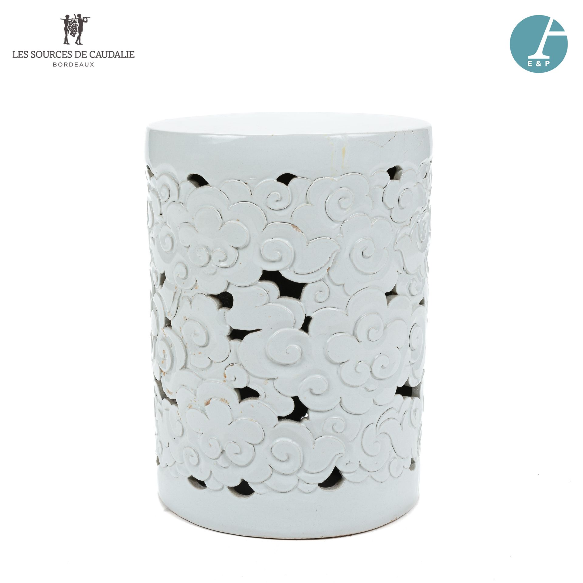Null From the room n°7 "Le Vigneron

Stool in white slightly bluish ceramic, dec&hellip;