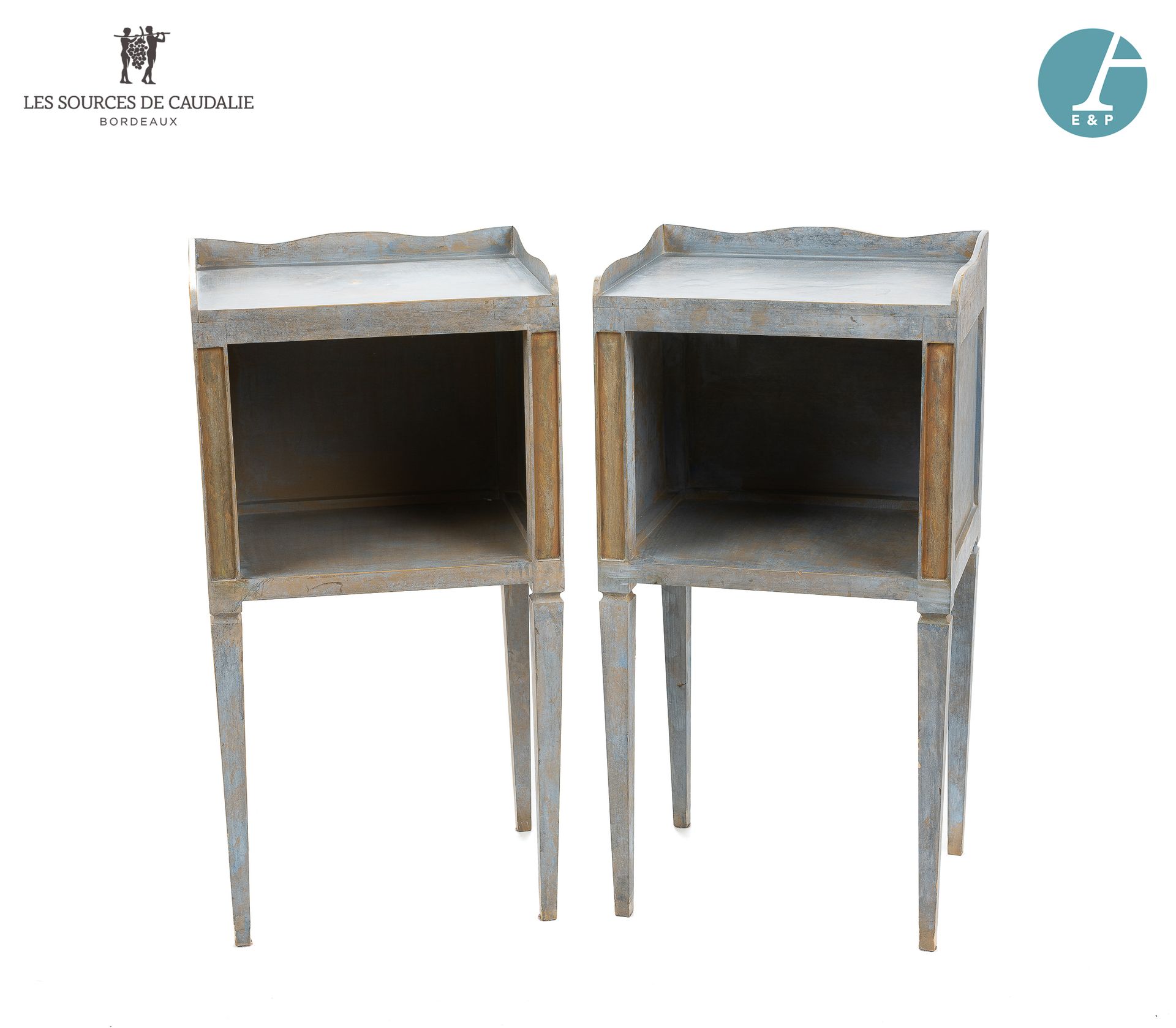 Null From the room n°9 "Les Baillots 

Pair of bedside tables in grey lacquered &hellip;